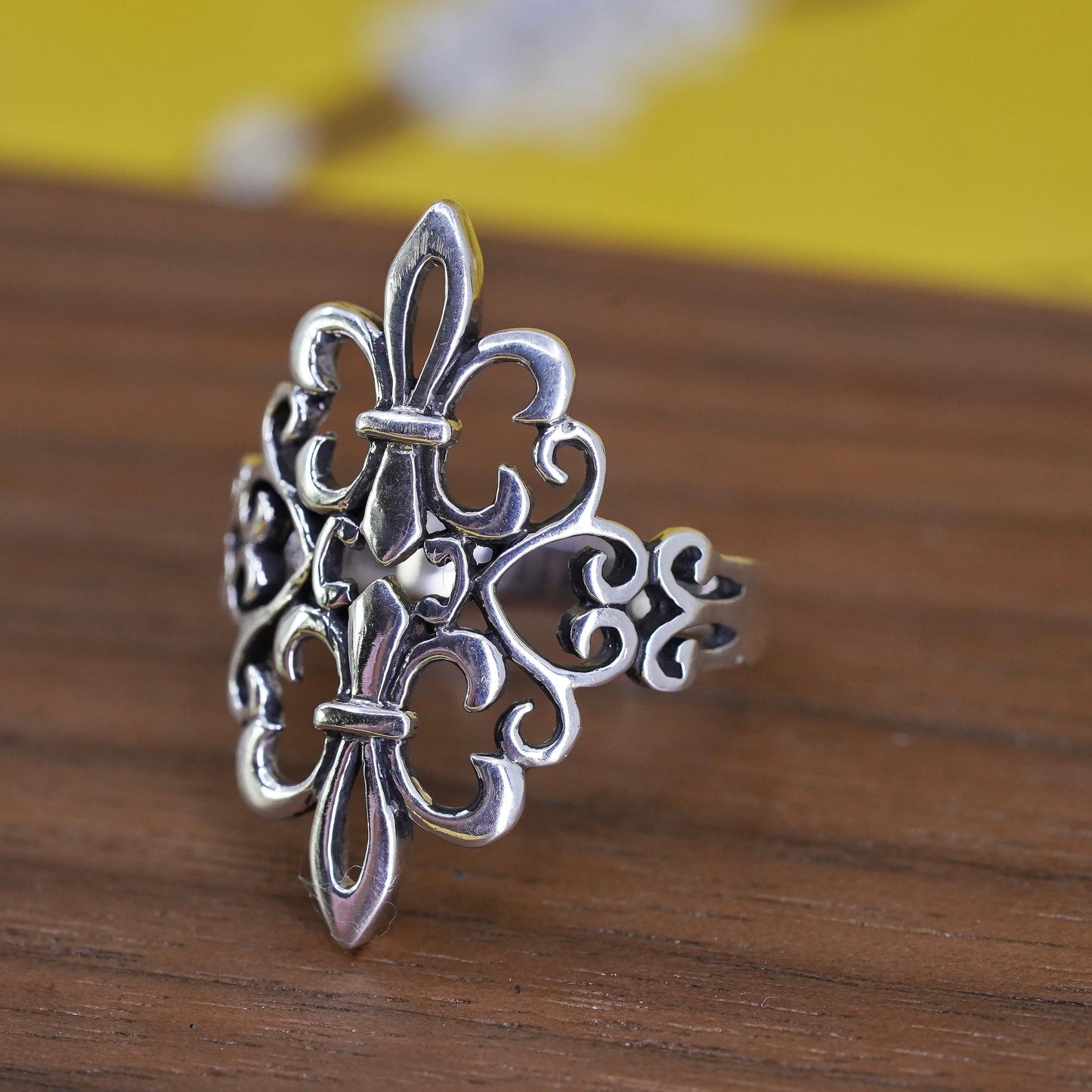 Size 7.5, vintage Sterling silver handmade ring, 925 French fleur-de-lis band