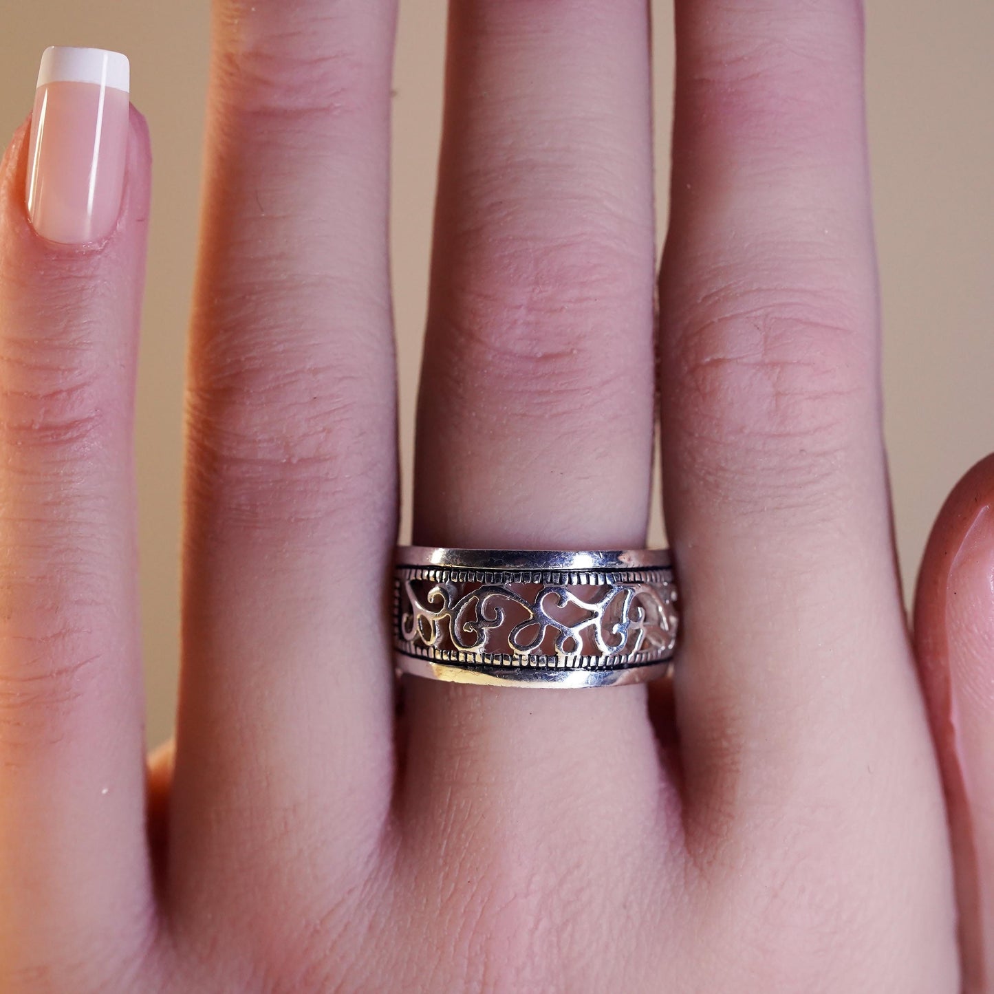 Size 8, vintage Sterling silver handmade ring, 925 band with Filigree swirl