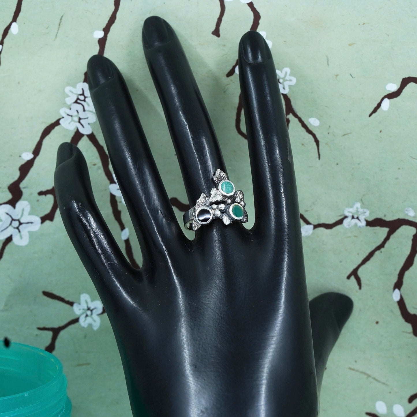 Size 8, Vintage sterling 925 silver handmade leaf ring with onyx turquoise