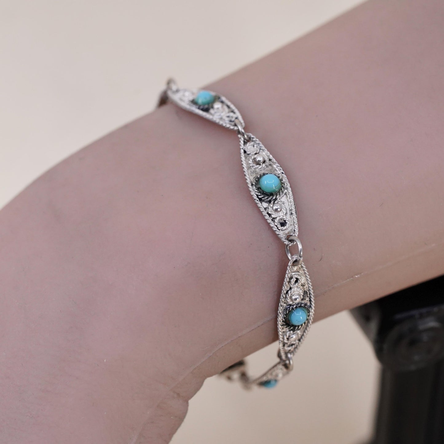 6.75”, Vintage southwestern Sterling 925 silver bracelet with turquoise beads