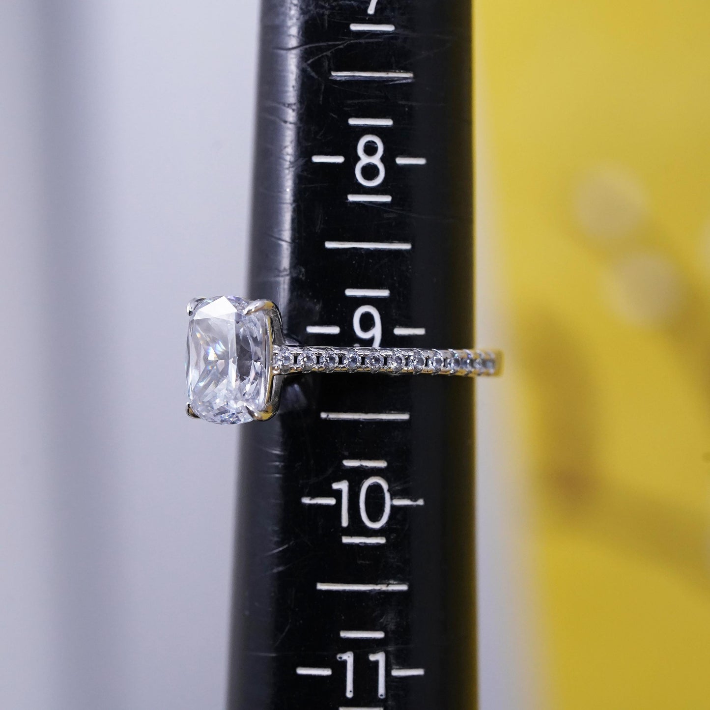 Size 9, VTG Sterling 925 silver anniversary engagement ring cluster emerald cz