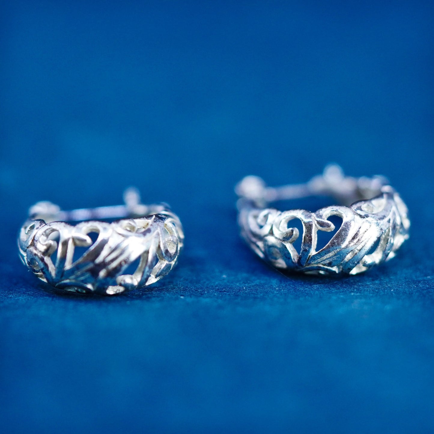 0.75”, Vintage Sterling silver handmade earrings, 925 filigree hoops Huggie