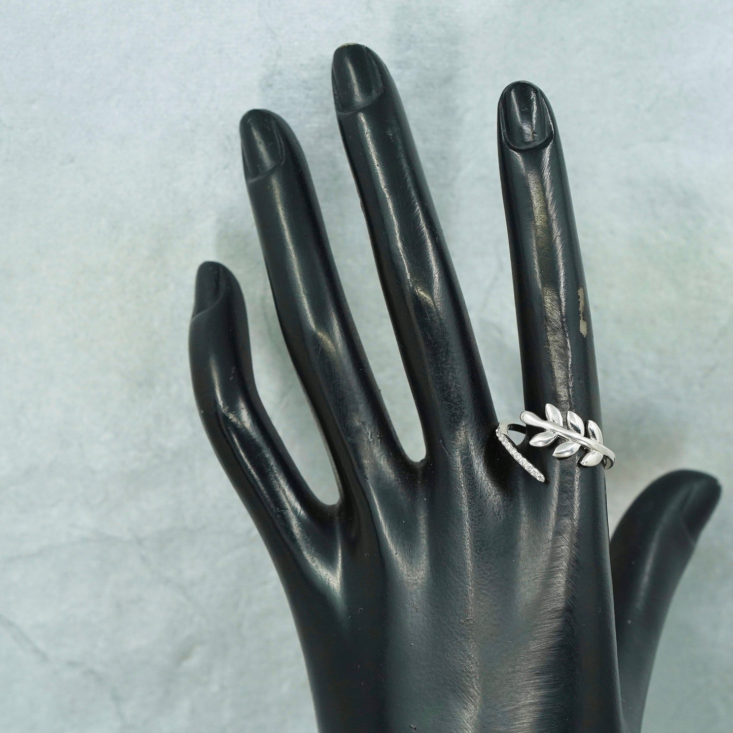 Size 8, vintage Sterling 925 silver handmade wrap ring with cz and leaves