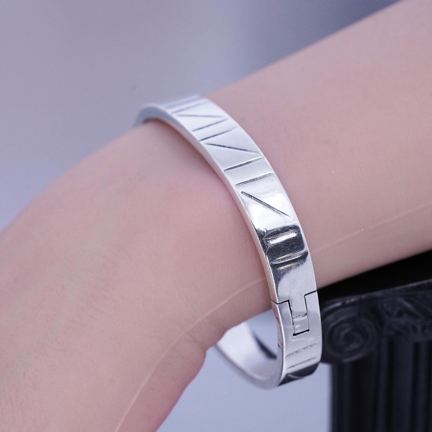 7”, Vintage Mexican Sterling 925 silver handmade bracelet, hinged bangle