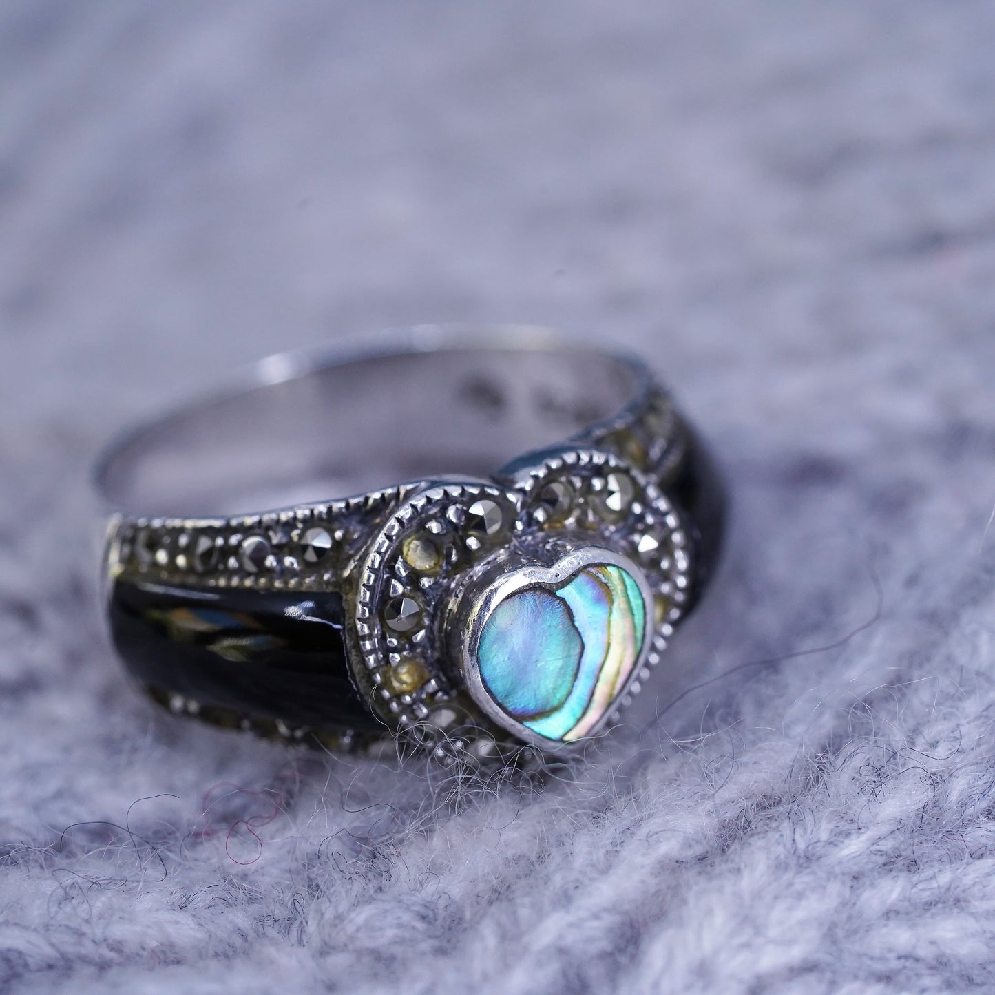 Size 8, Sterling 925 silver ring band with black onyx marcasite abalone heart