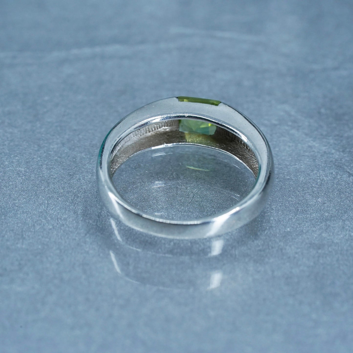 Size 6, vintage Sterling 925 silver handmade stackable band ring with peridot