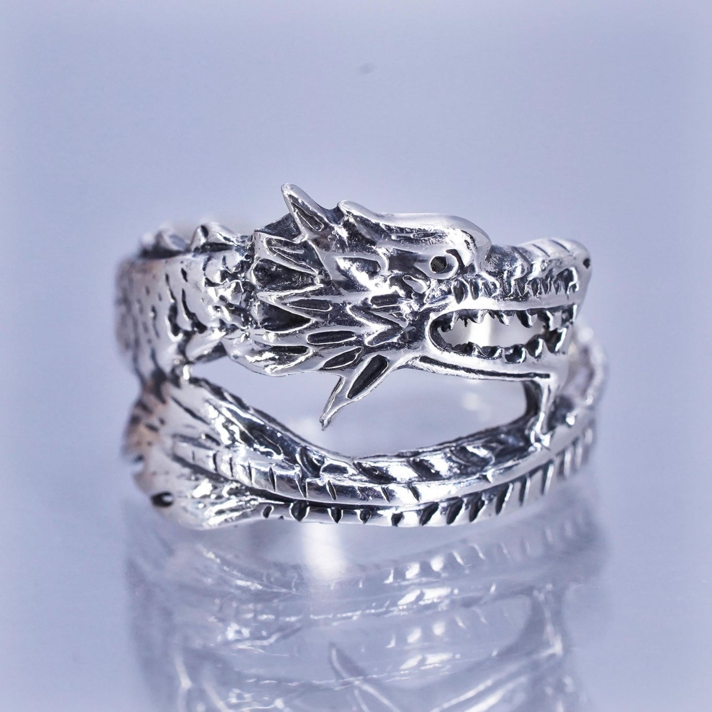 Size 8, vintage southwestern Sterling 925 silver handmade ring, dragon band