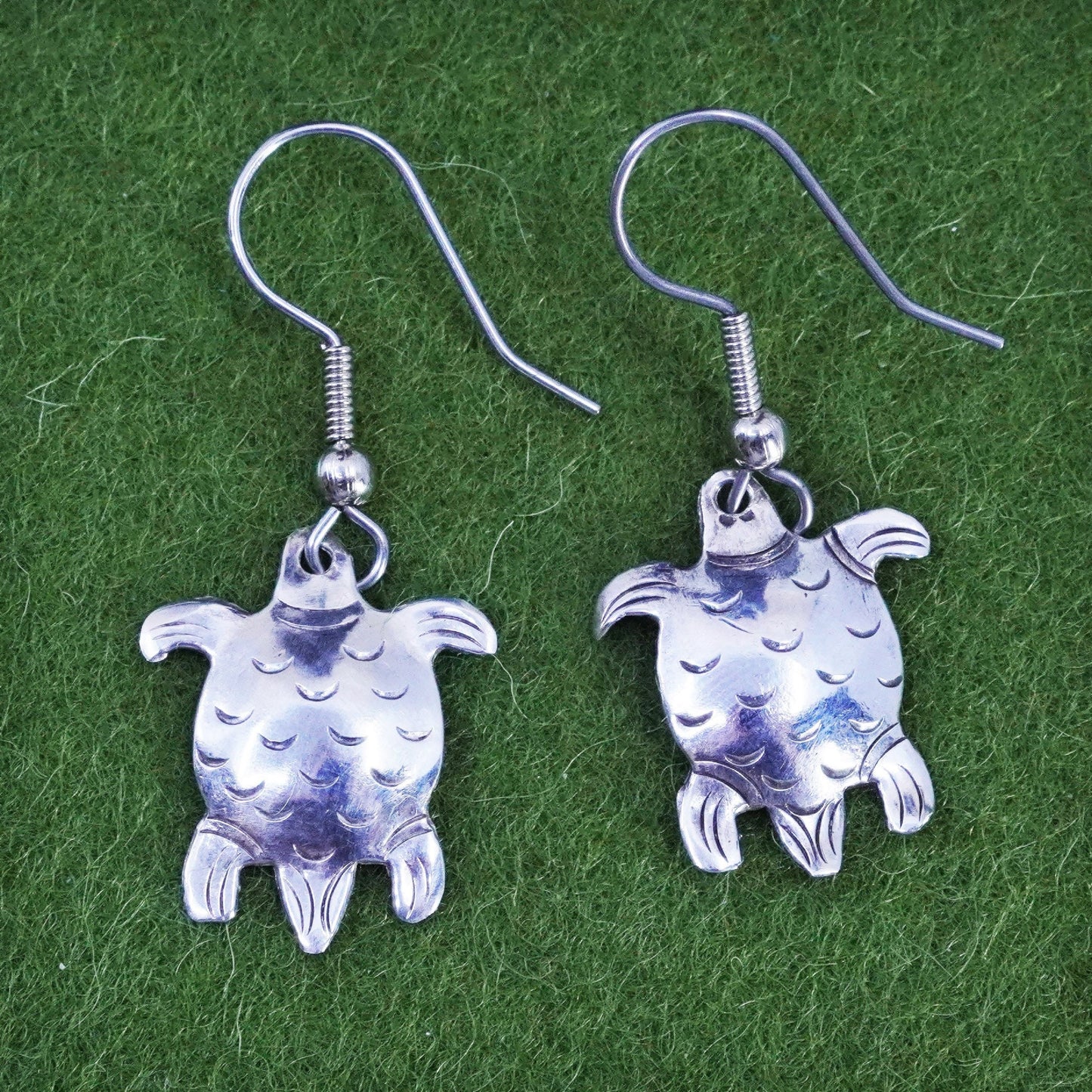 Vintage southwestern Sterling silver handmade earrings, 925 turtle dangles