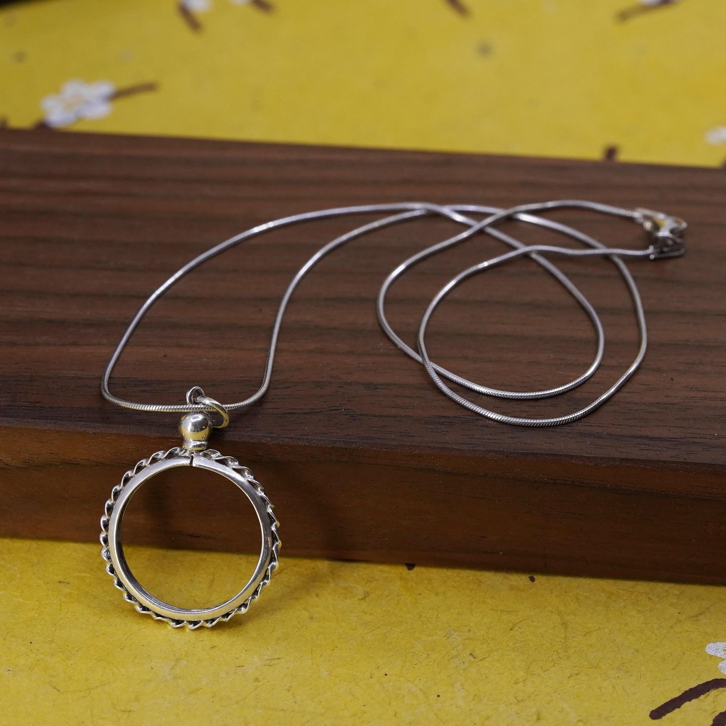 18”, vintage Sterling silver necklace, Italy 925 snake chain circle pendant