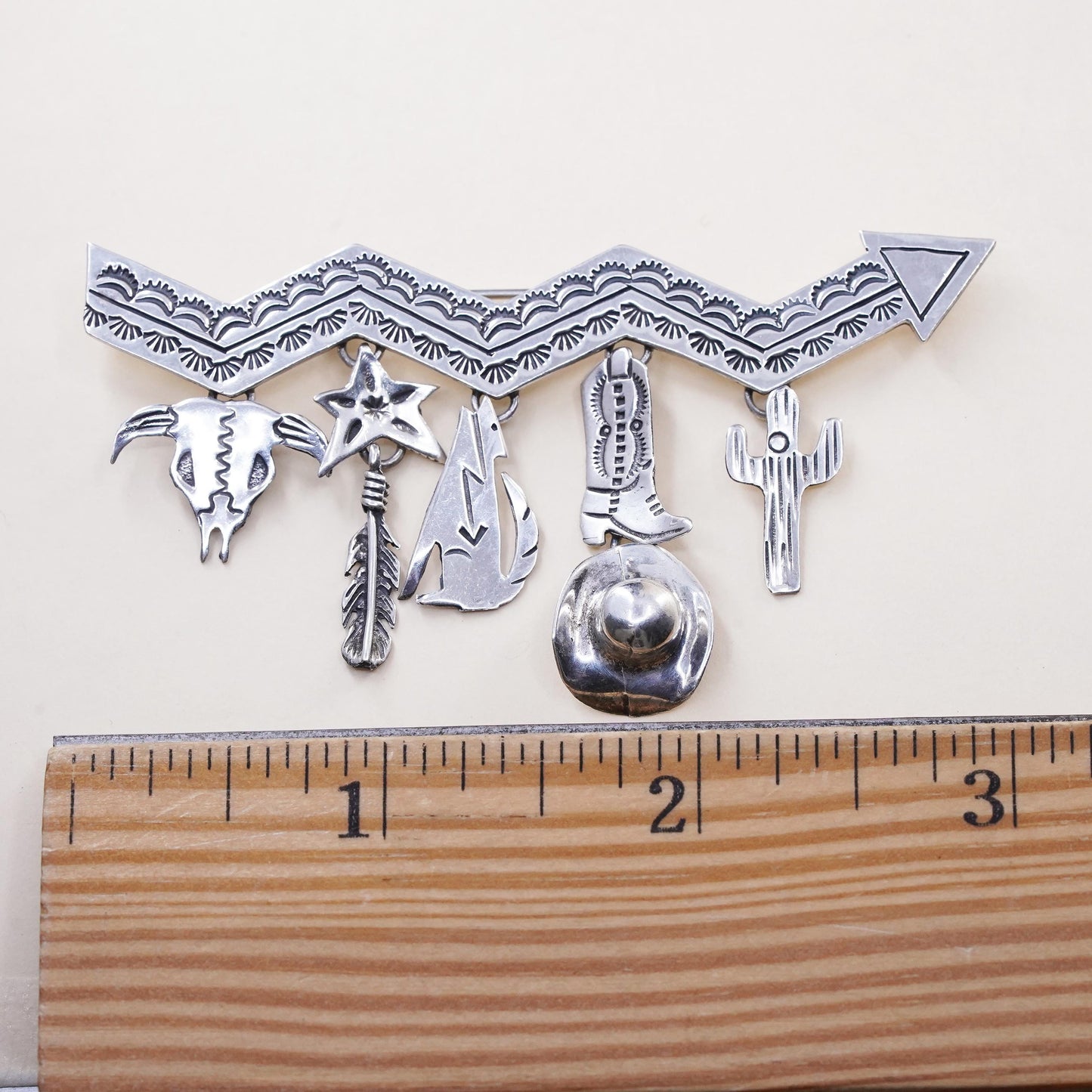 Native American Michael R. Rogers sterling silver brooch, 925 pin wolf cactus