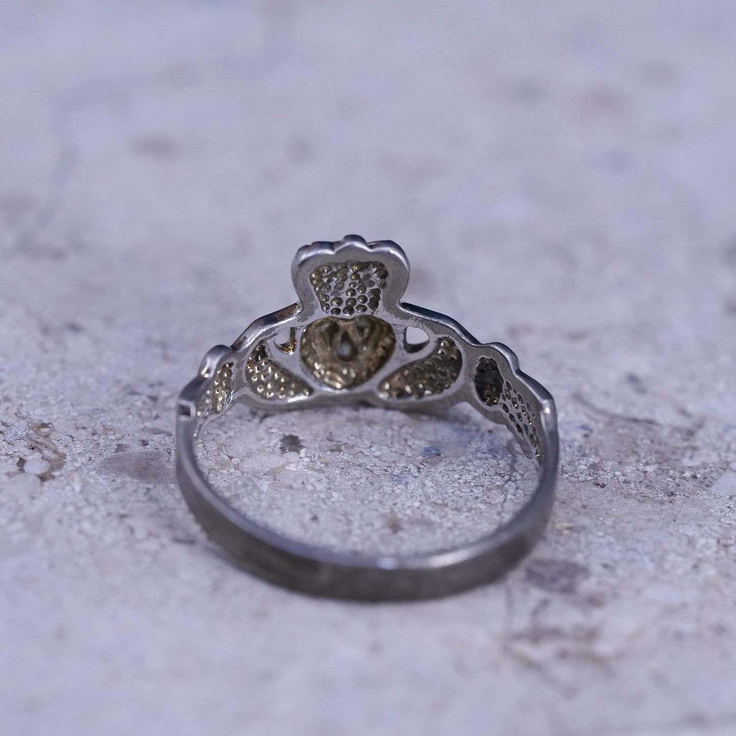 Size 6.5, Irish sterling silver claddagh ring, holding heart 925 silver band cz