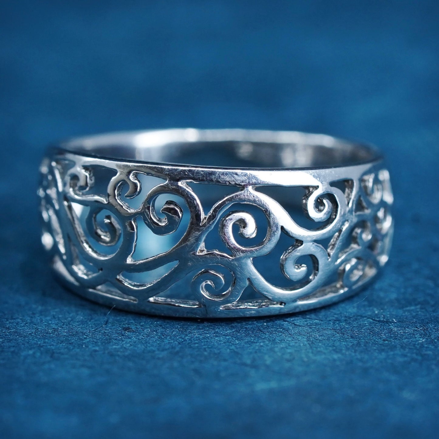 Size 8.5, vintage sterling silver handmade ring, 925 filigree spiral band