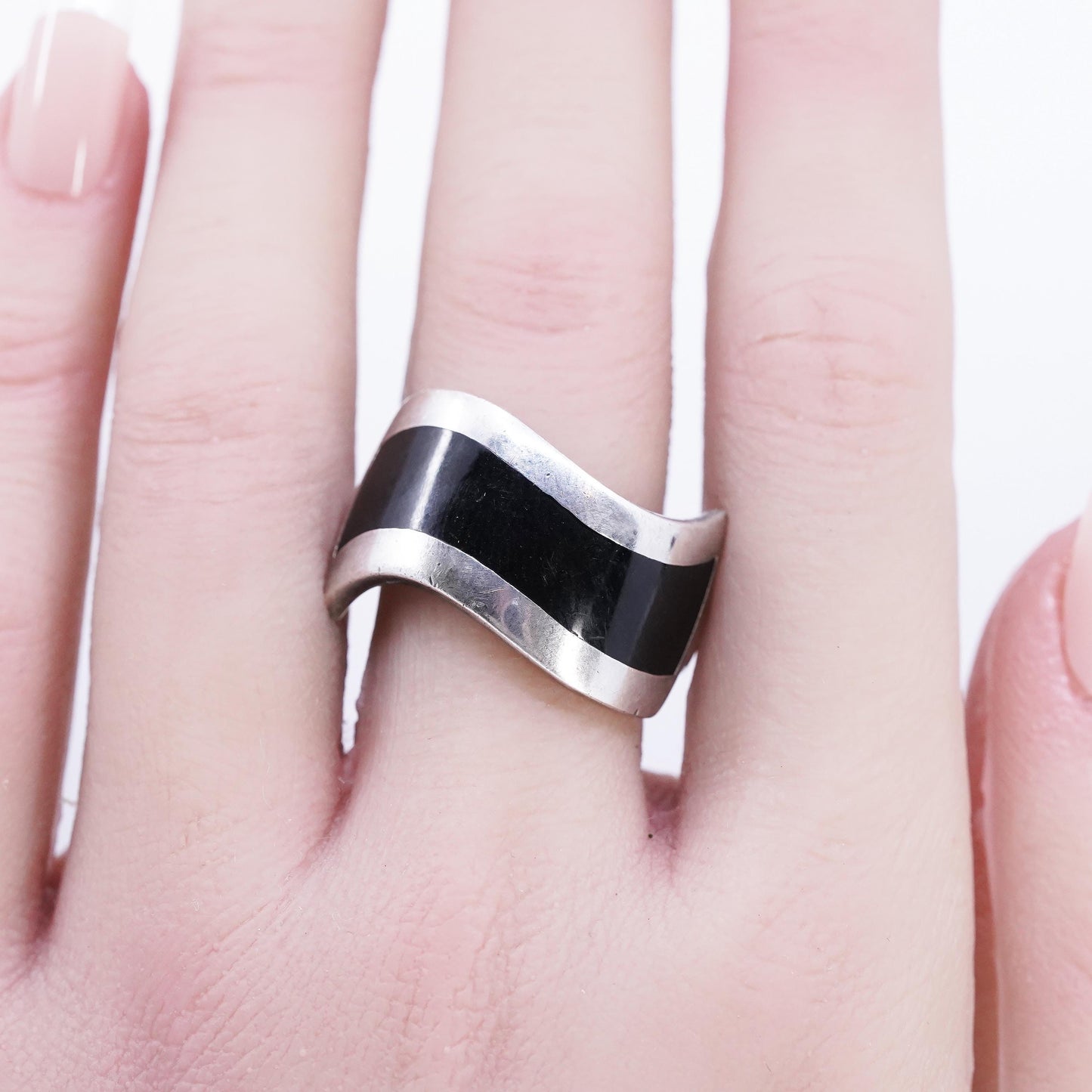 Size 9.5, vintage Sterling 925 silver handmade black enamel inlay wavy ring