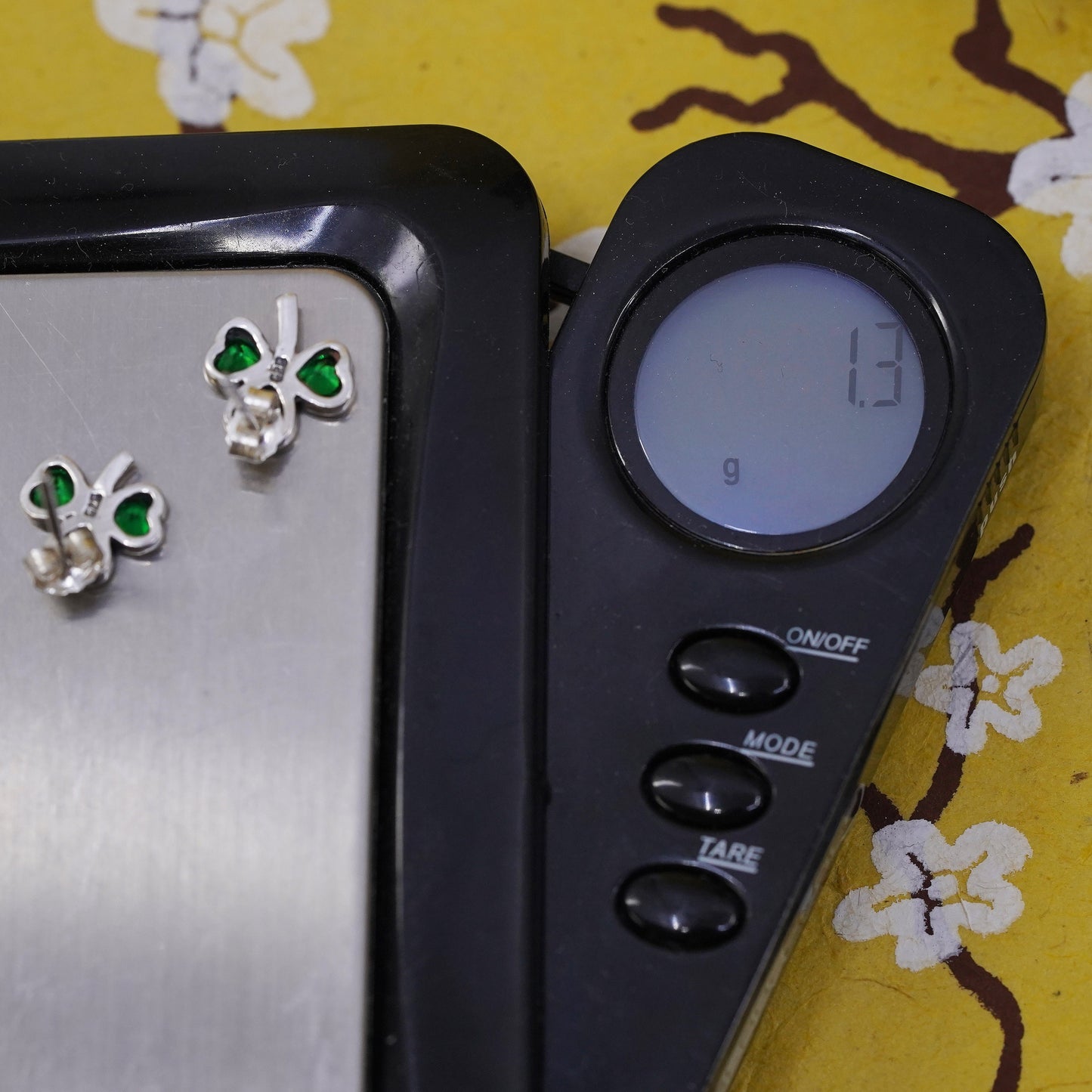 vintage Sterling silver green crystal clover studs earrings