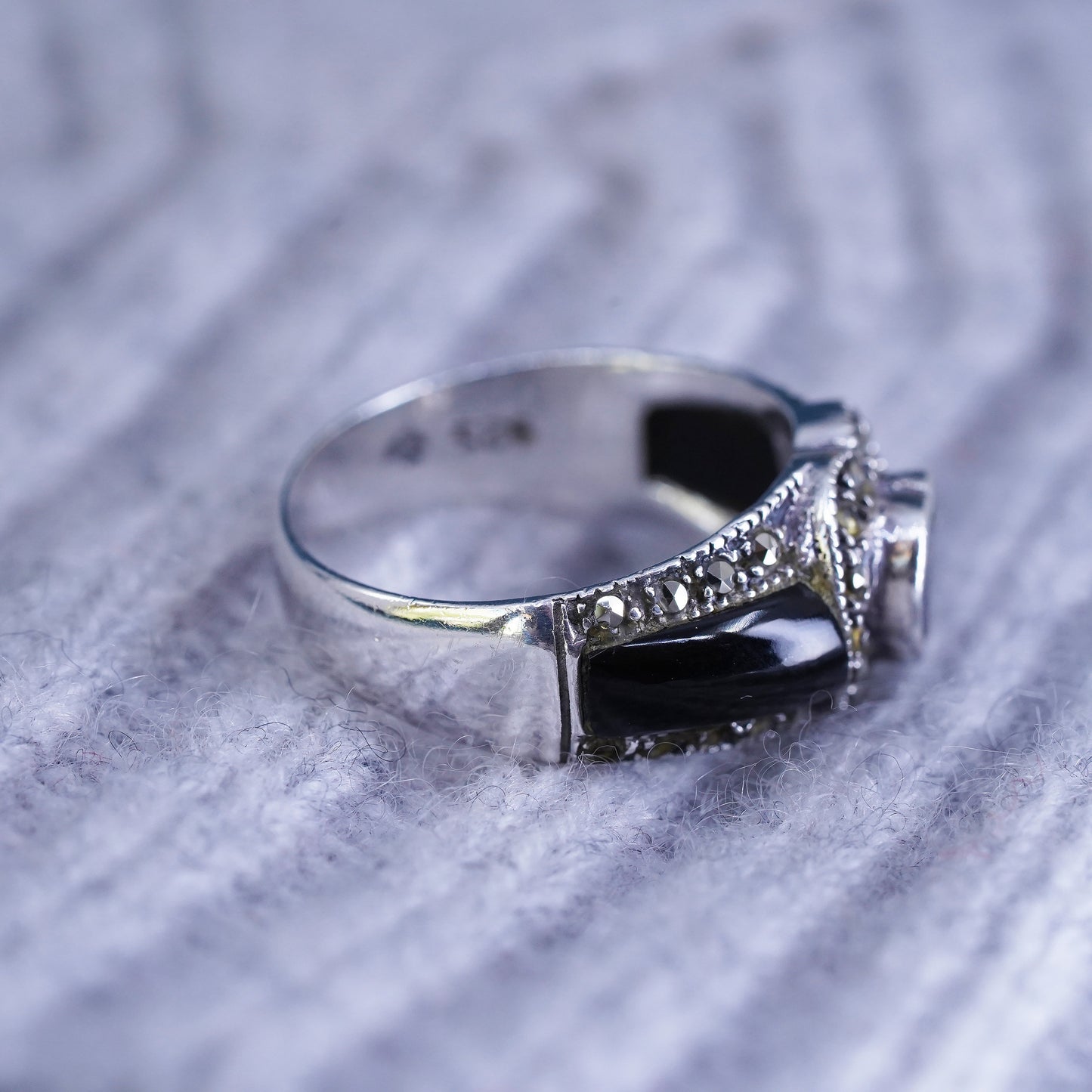 Size 8, Sterling 925 silver ring band with black onyx marcasite abalone heart