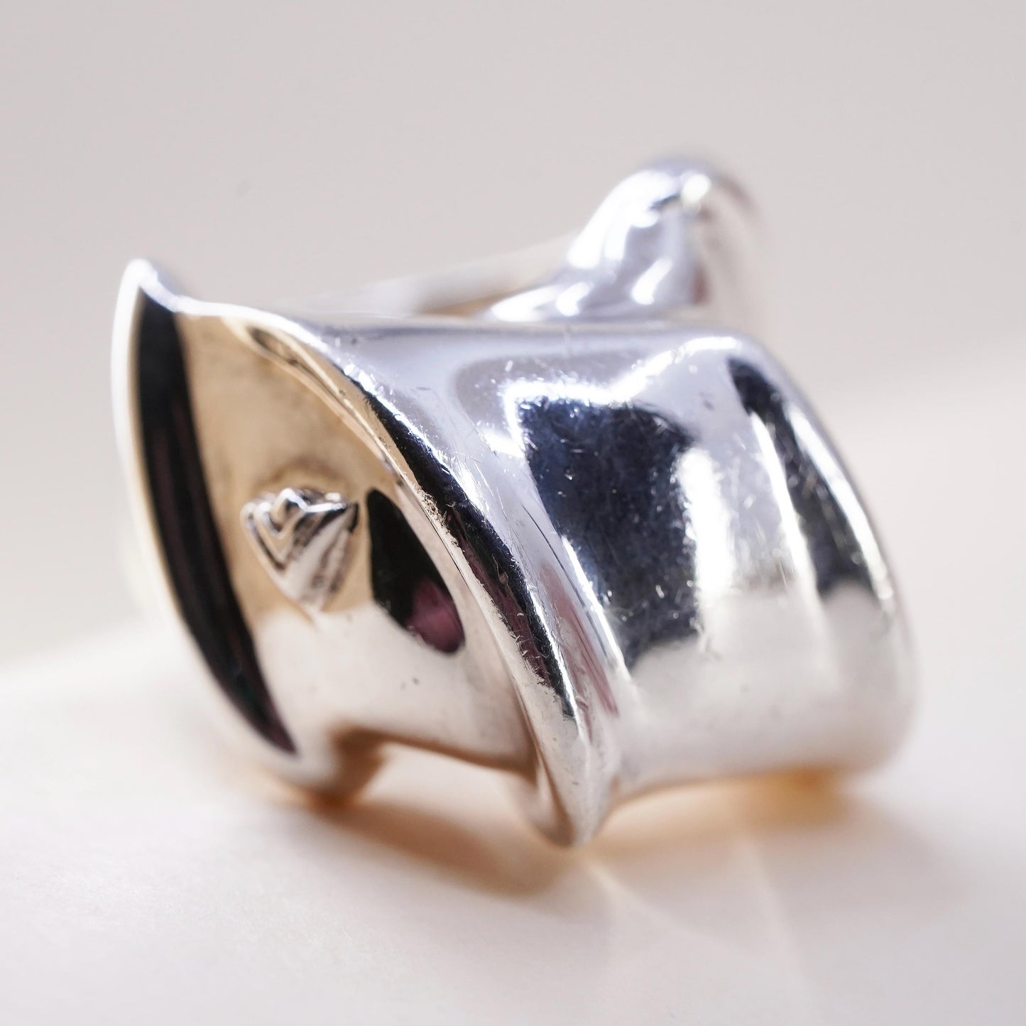 Size 6.25, Designer DTR sterling silver ring, 925 ribbed wavy wide band heart