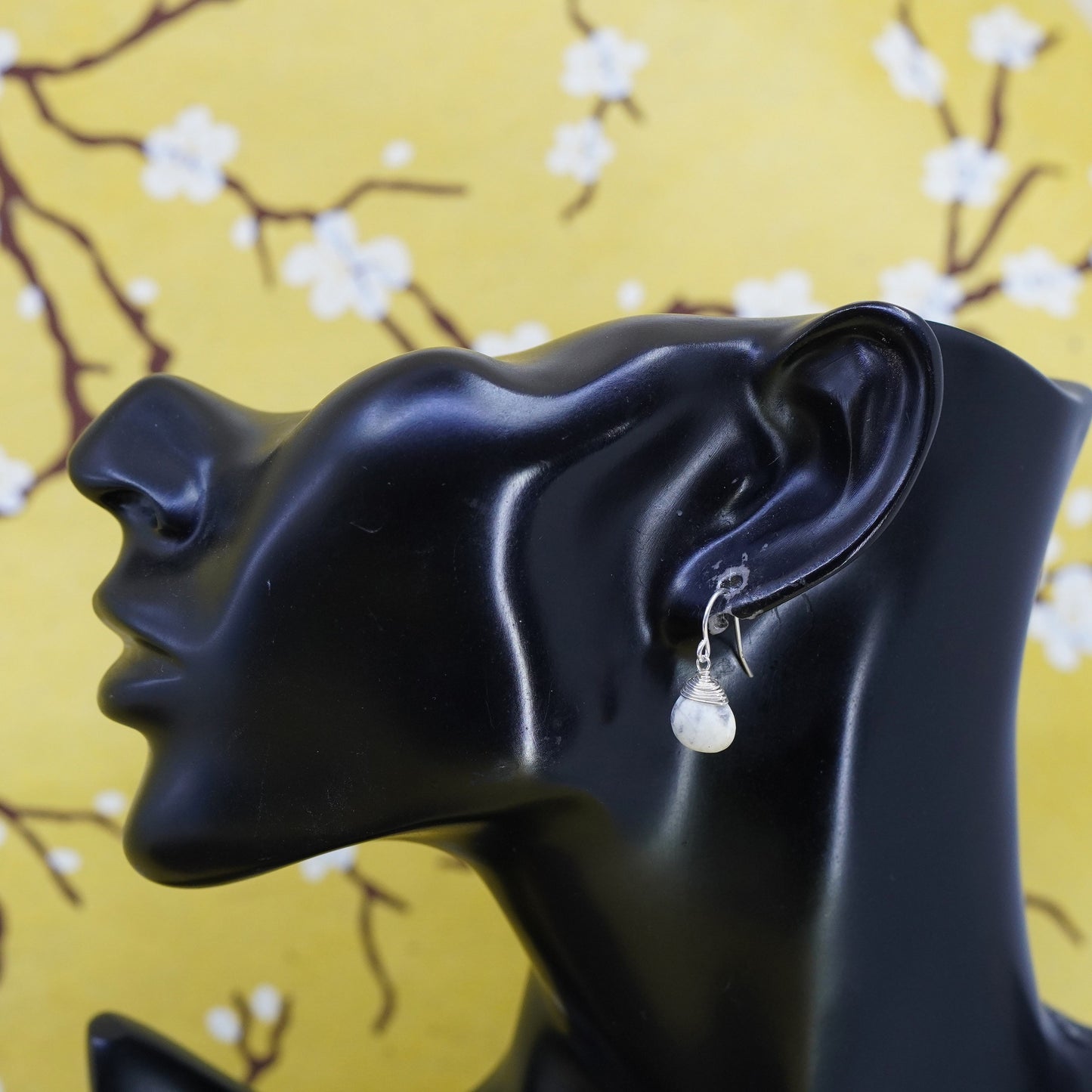 Vintage Sterling 925 silver handmade dangles with teardrop howlite