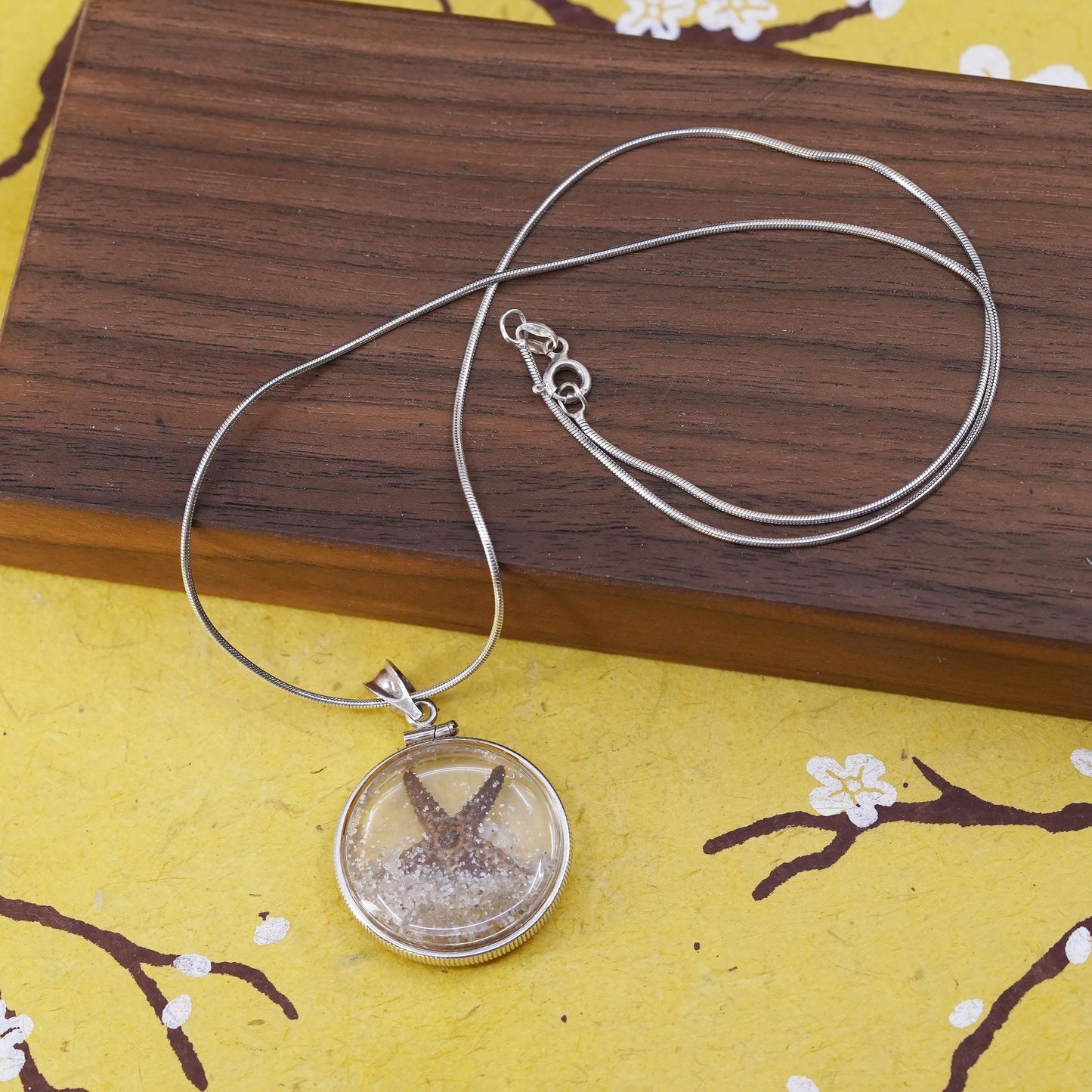18", Sterling silver necklace, Italy 925 snake chain starfish shell pendant