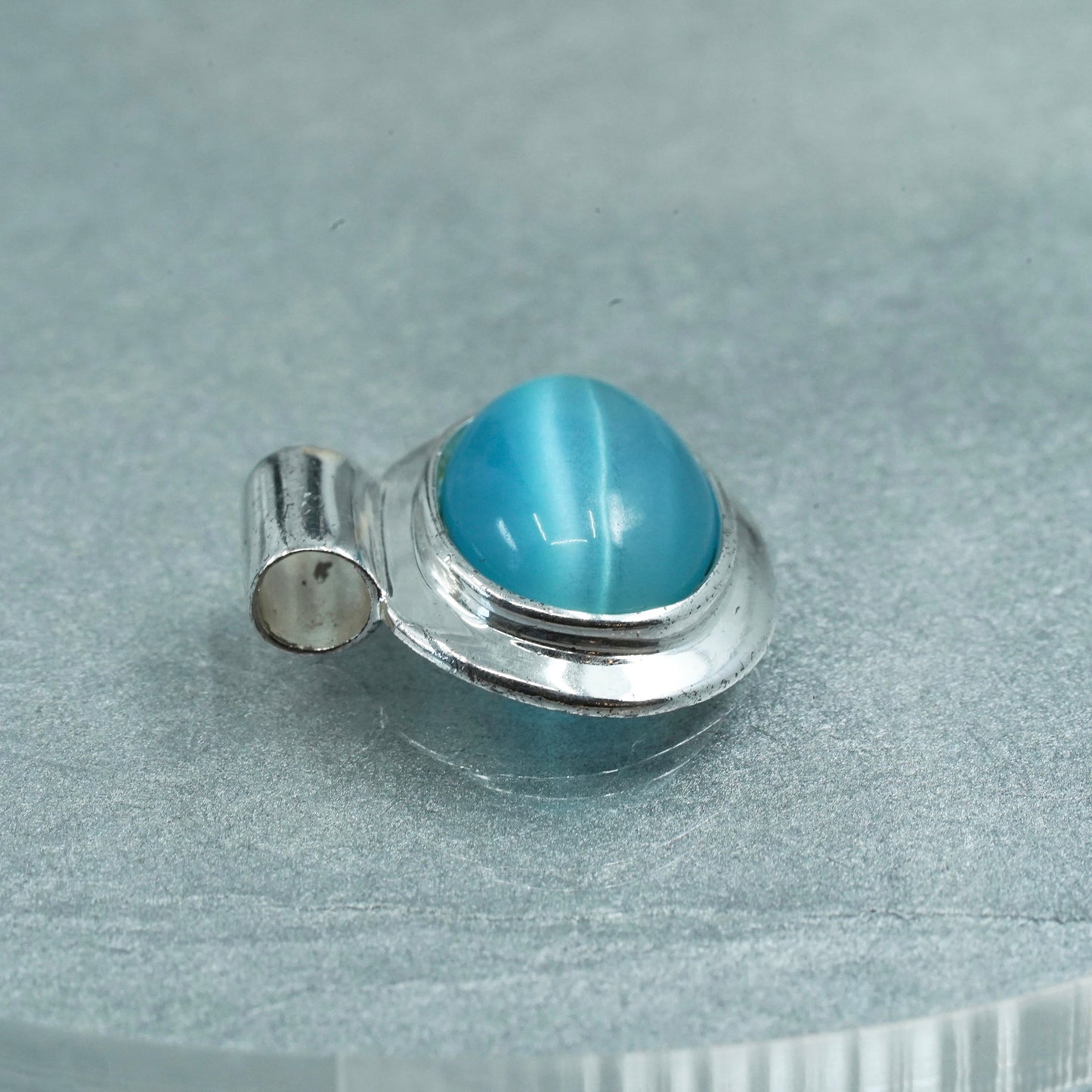 Vintage sterling 925 silver pendant with oval blue cat’s eye