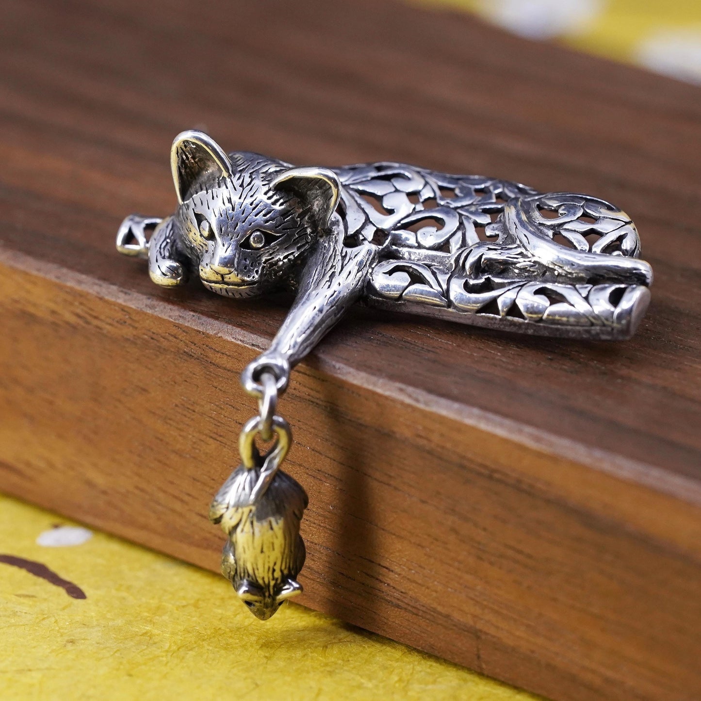 Vintage Jezlaine filigree 925 Cat Pin Brooch Sterling Silver mouse charm Dangle