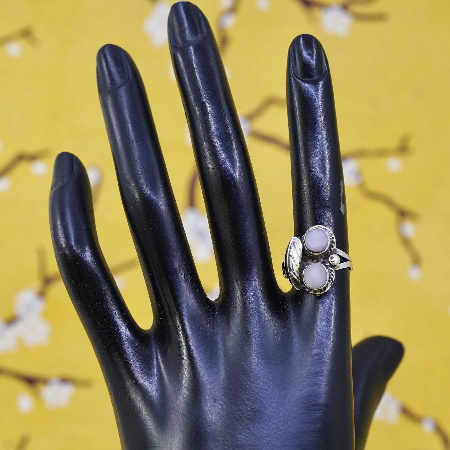 Size 7, mexican AGI Sterling 925 silver ring, jewelry, mother of pearl feather