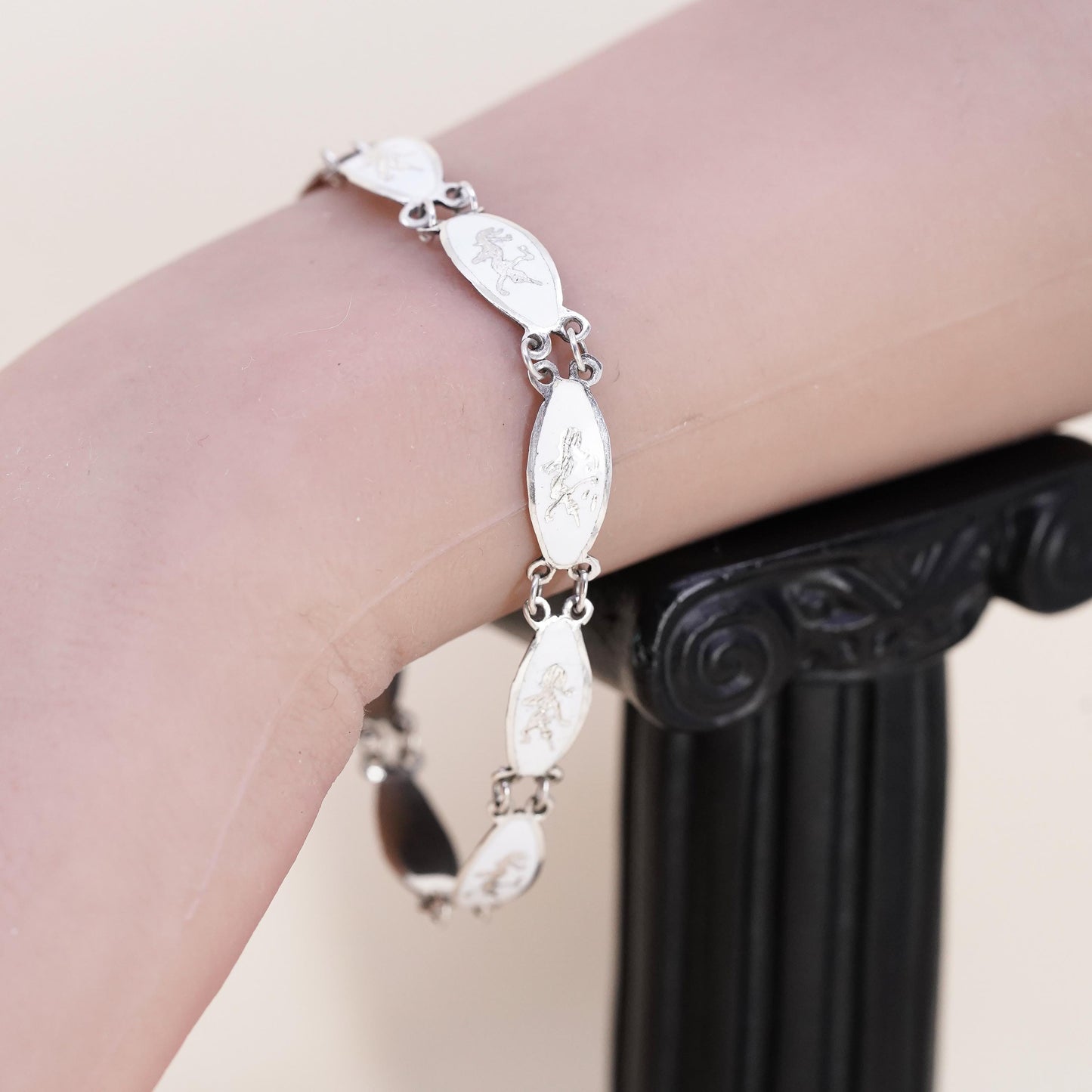 7.25”, vintage Indian Siam sterling silver 925 links bracelet with white enamel