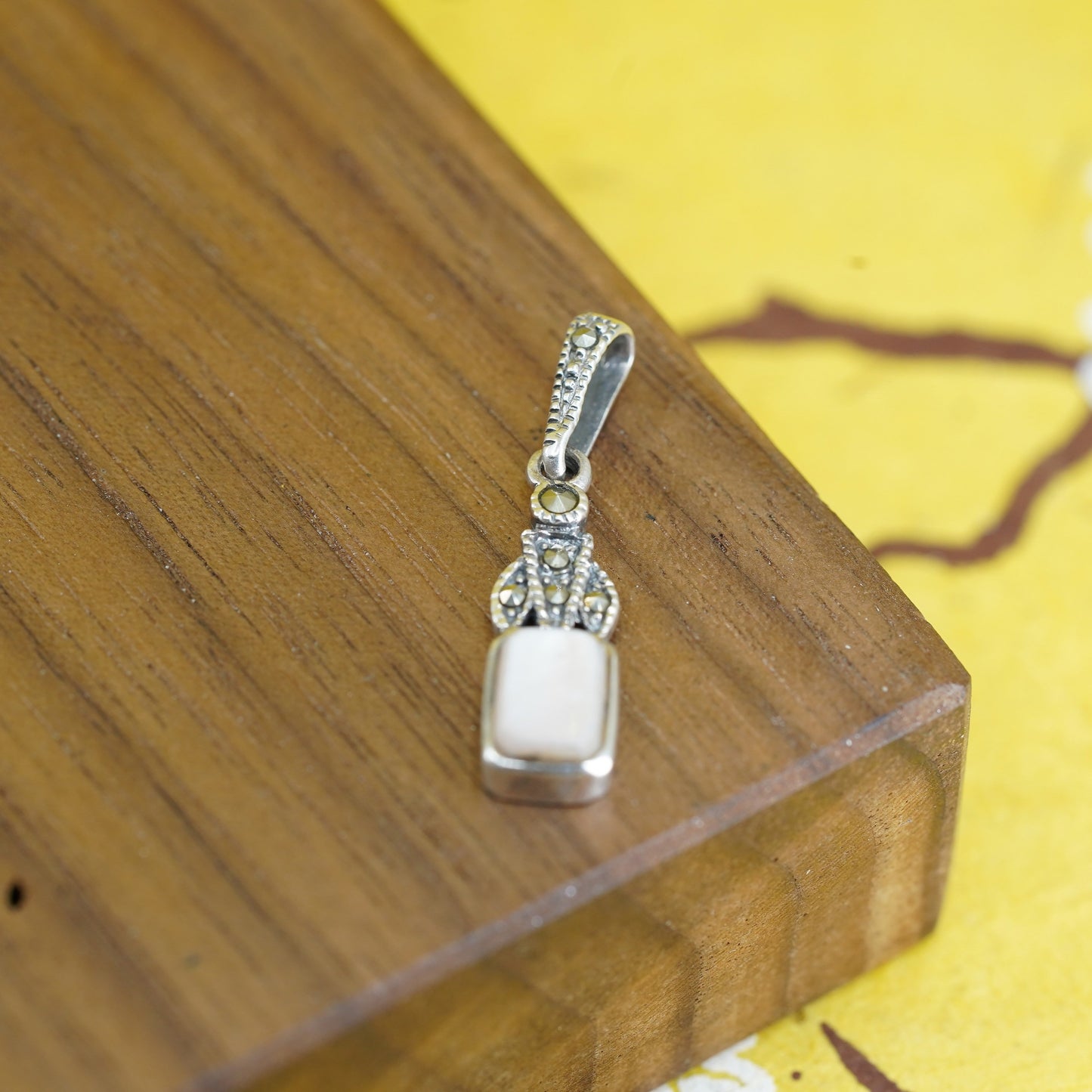 Sterling 925 silver handmade pendant with pink mother of pearl and marcasite