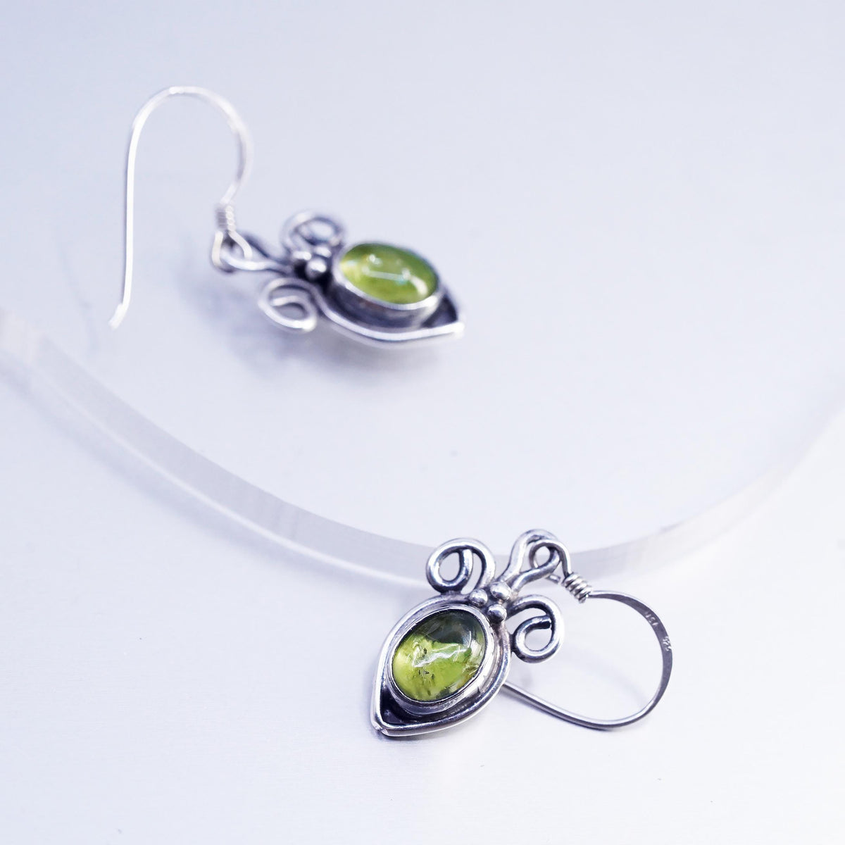 Native American Vernon Mansfield STERLING 925 SILVER teardrop earrings peridot