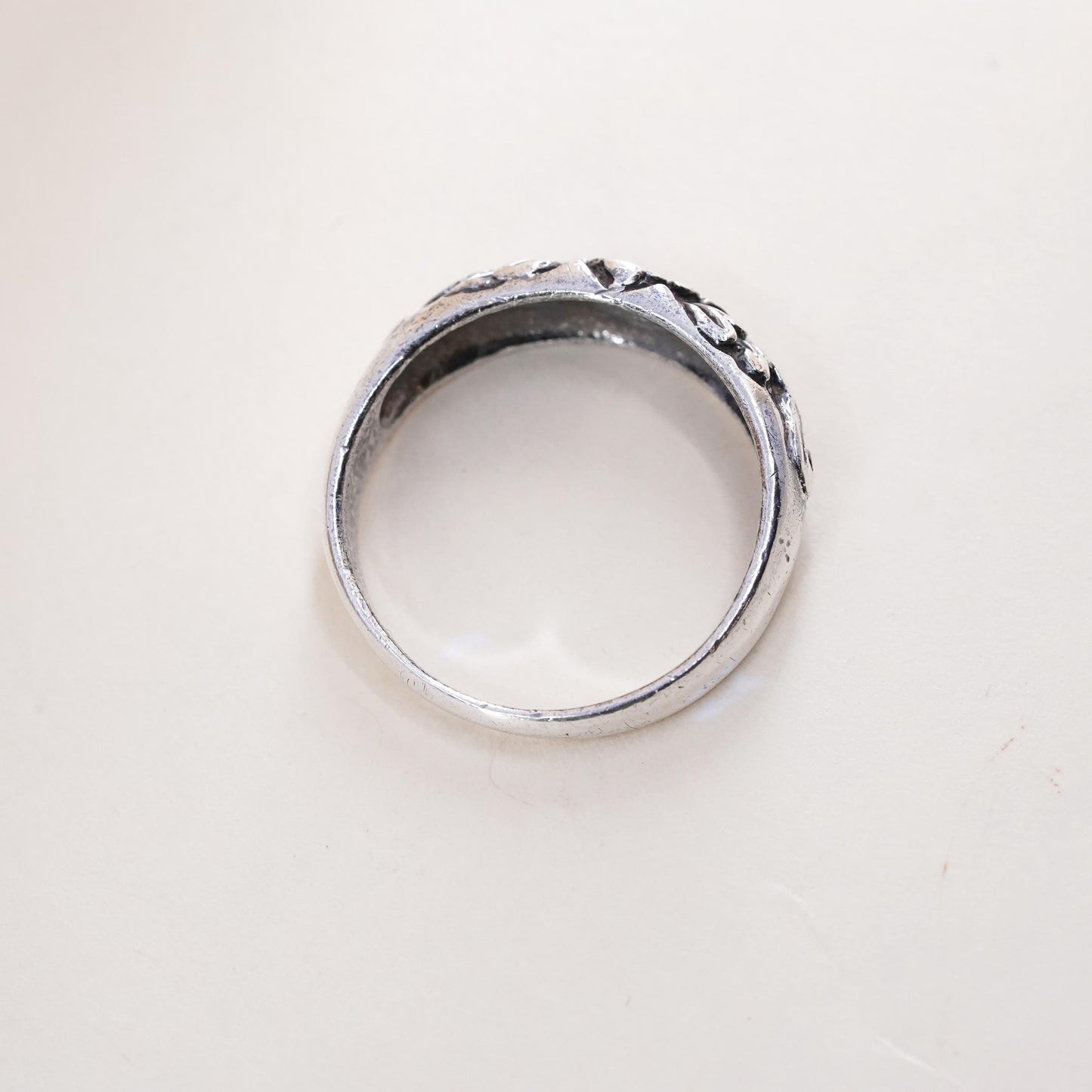 Size 8, Vintage sterling silver handmade ring, 925 band with flower embossed