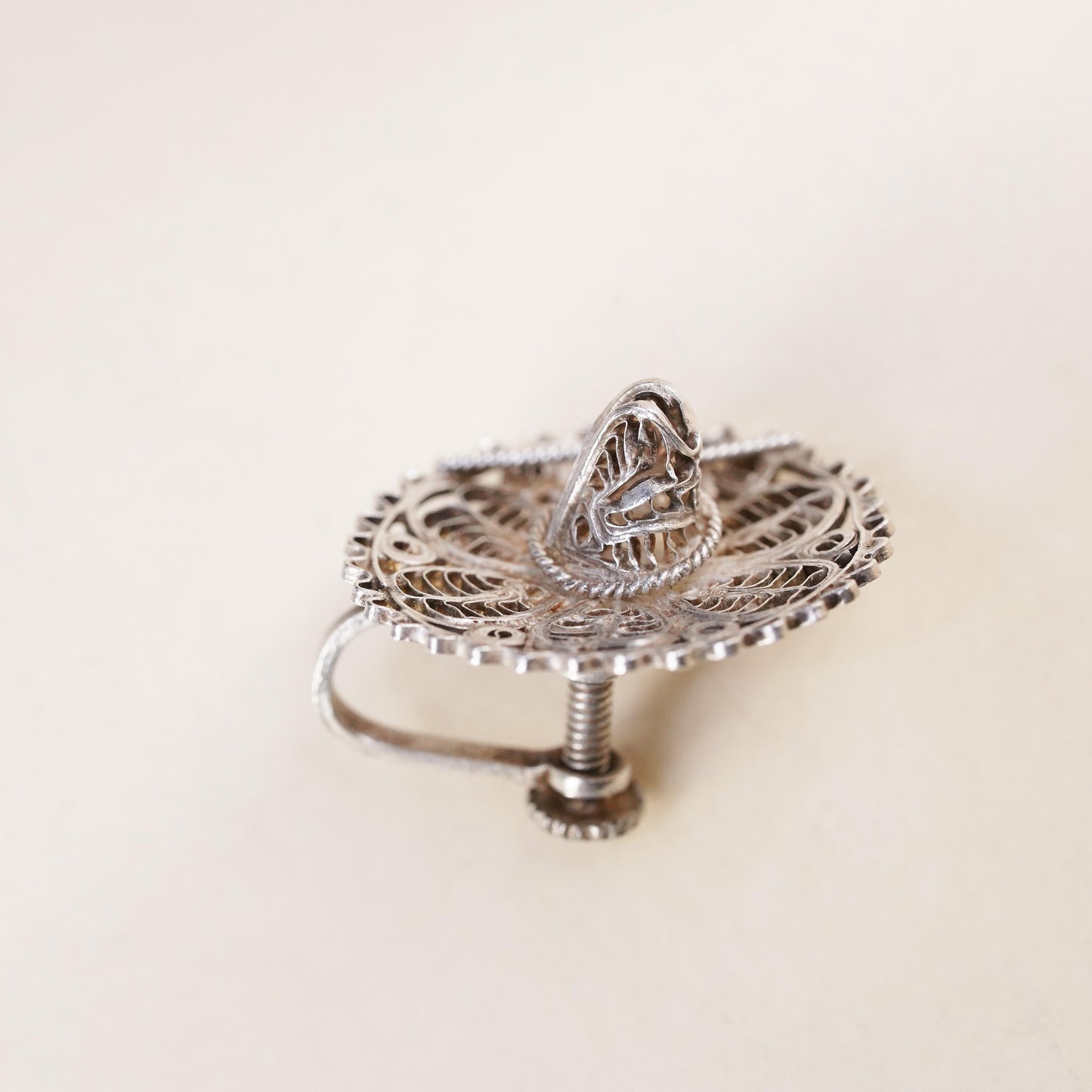 Mexican sterling silver single earring, 925 filigree sombrero hat screw back