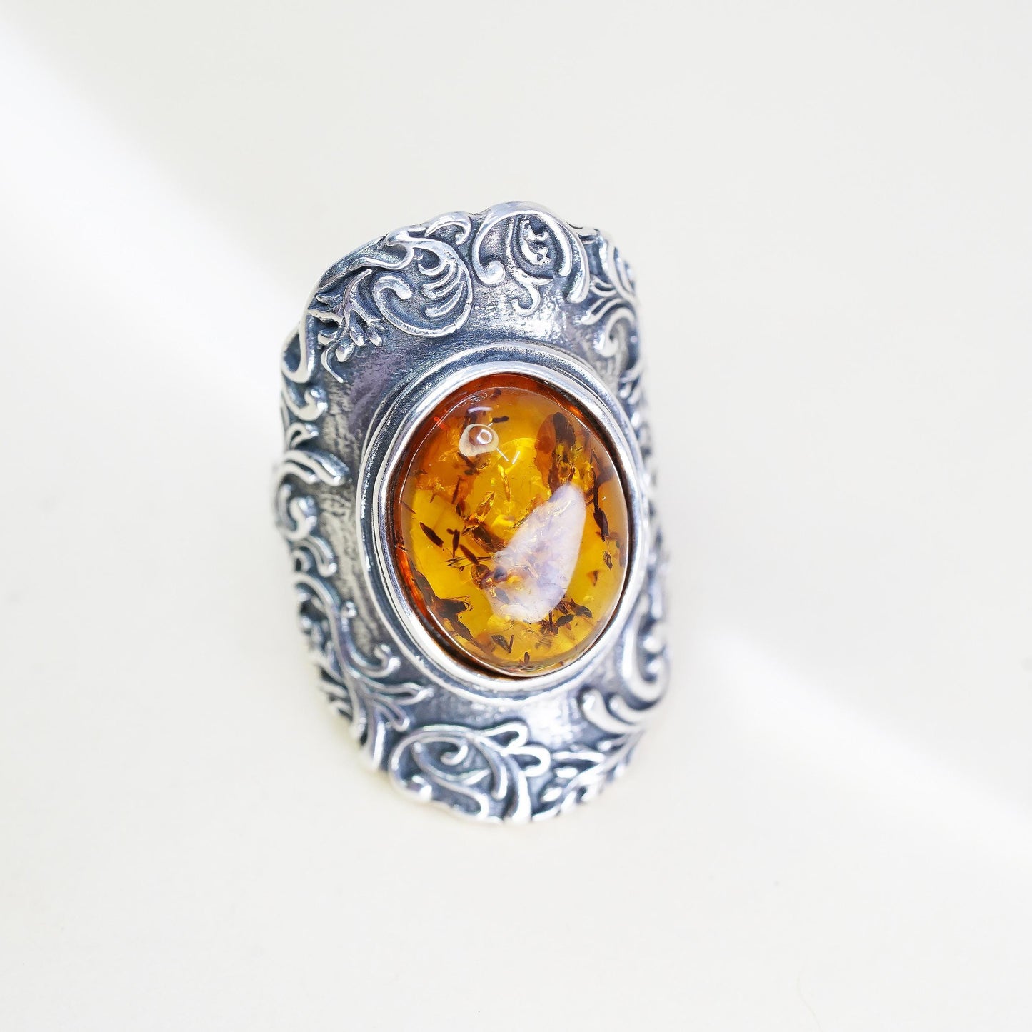 Size 7.25, Israel PZ Israel Sterling Silver Oval Amber Ring, Leaf Vine Band