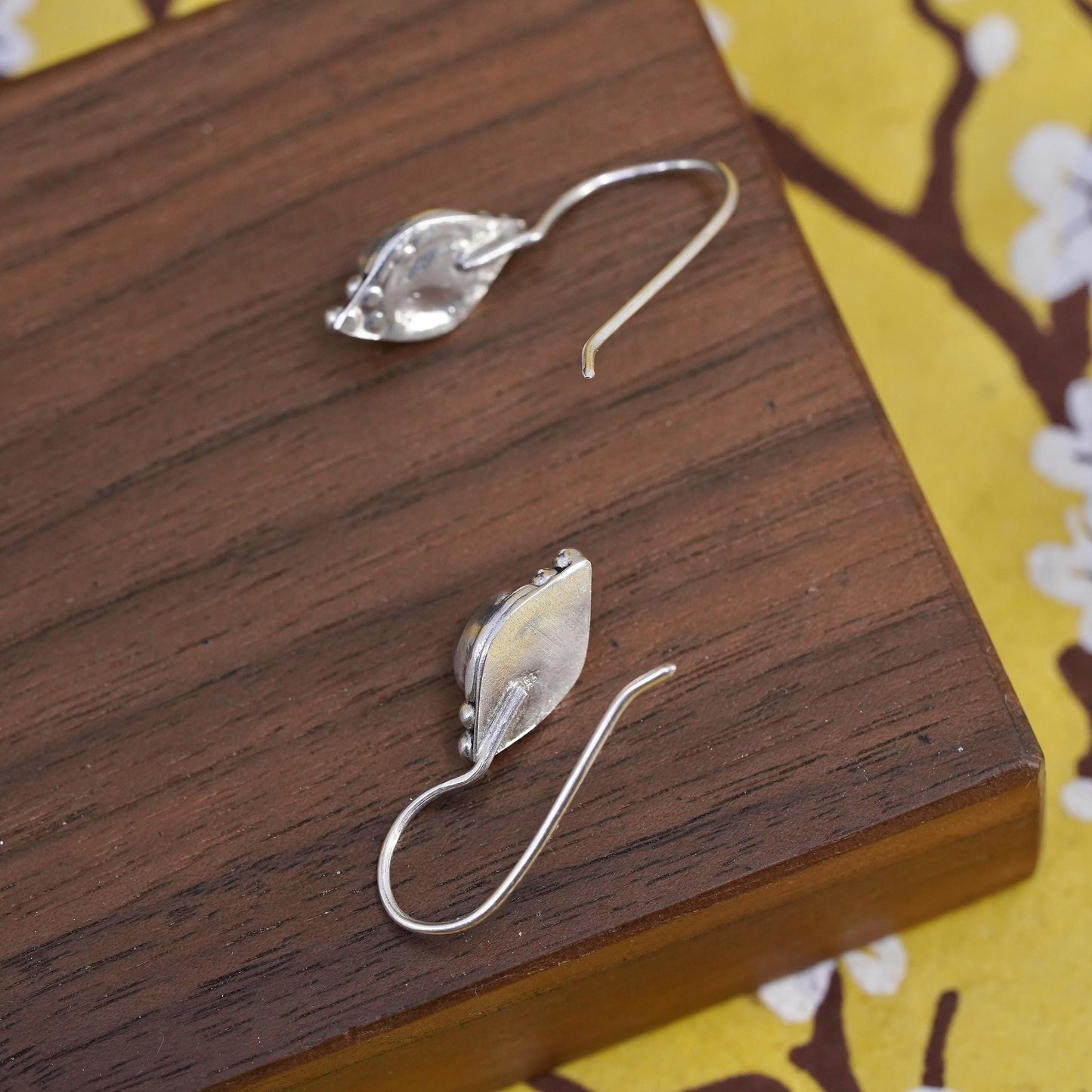 Vintage Sterling 925 silver handmade earrings with white cat's eye beads