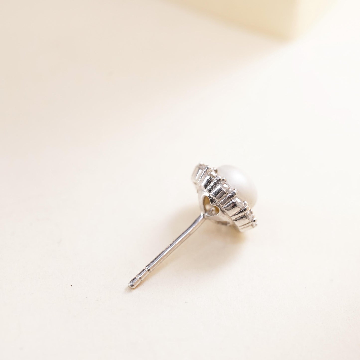 Vintage single earring. Sterling 925 silver pearl stud with cz around details
