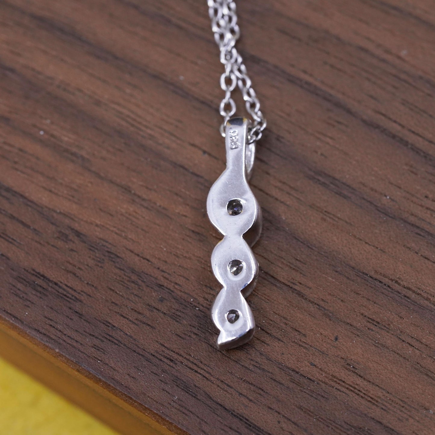 18", vintage Sterling silver necklace, Italy 925 circle chain with cz pendant
