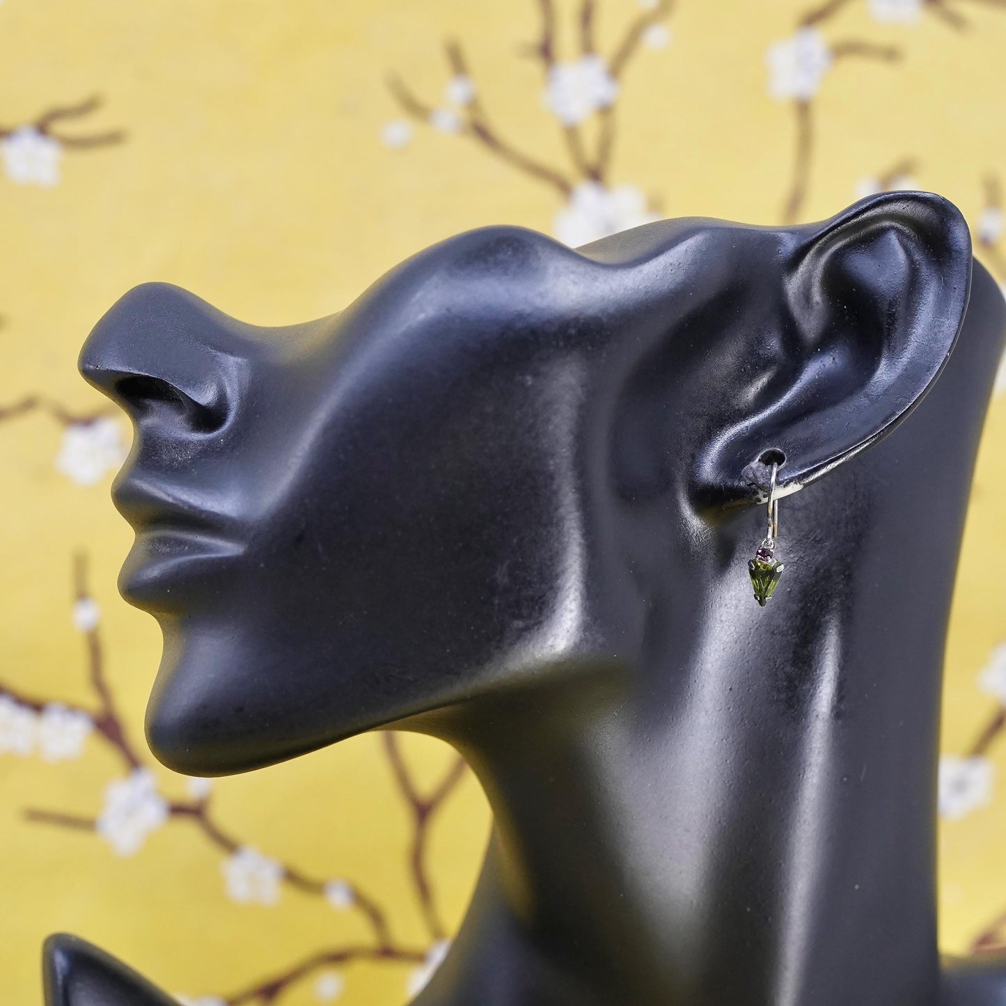 Vintage Sterling 925 silver handmade teardrop earrings with peridot