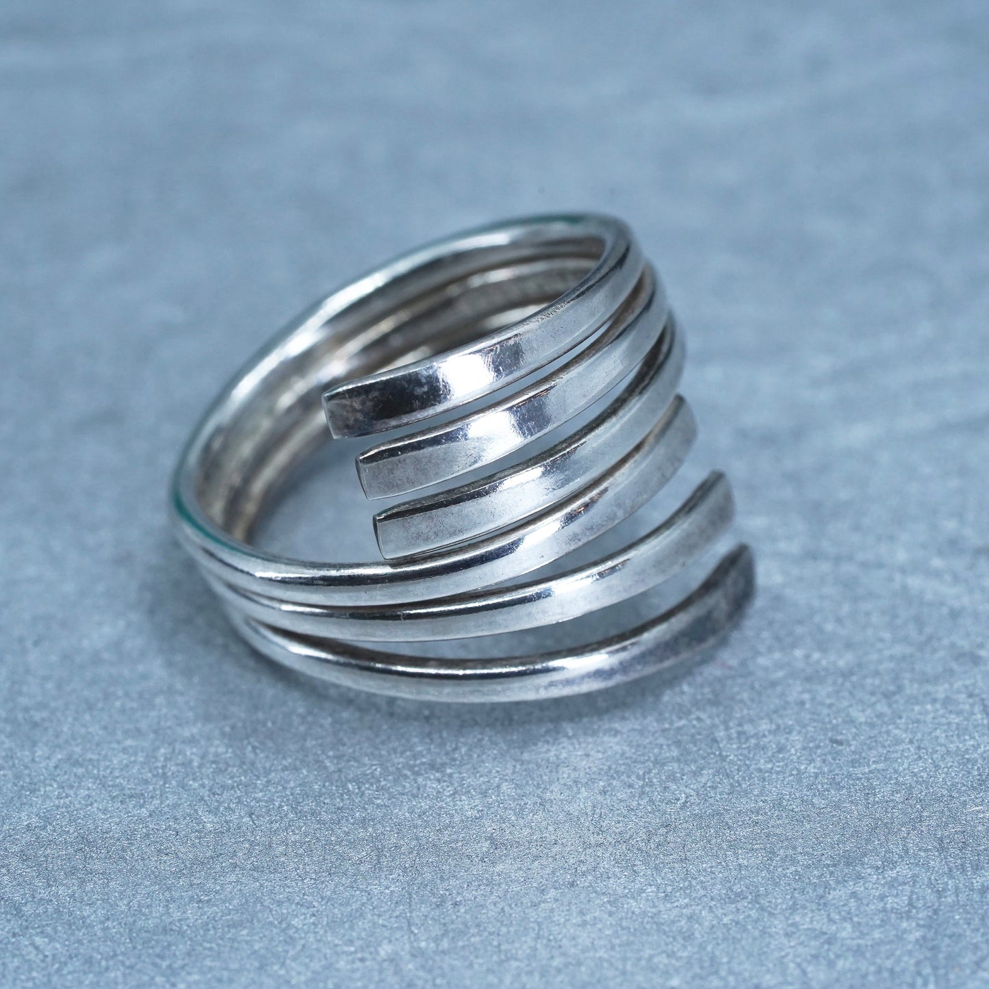 Size 8, vintage southwestern Mexican Sterling 925 silver ring, wrap band