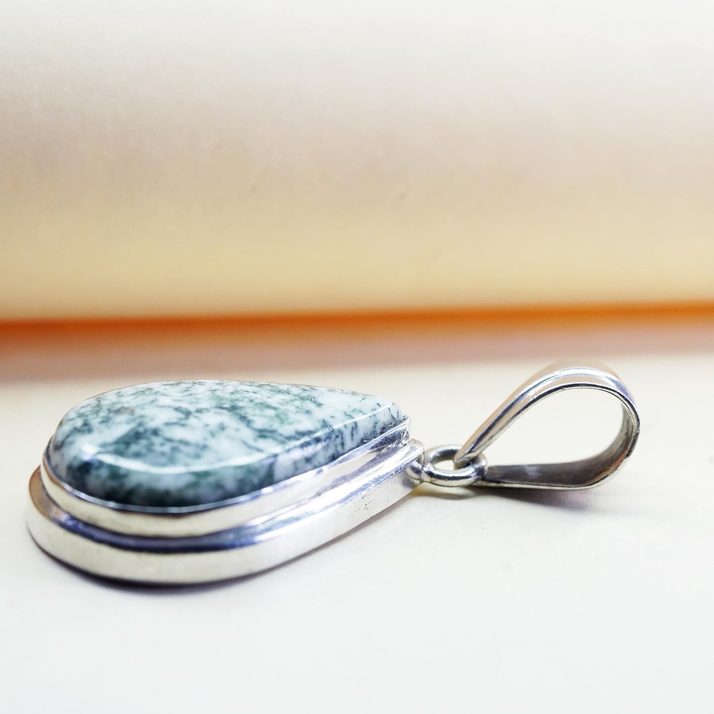 Vintage sterling 925 silver handmade teardrop pendant with green tree agate