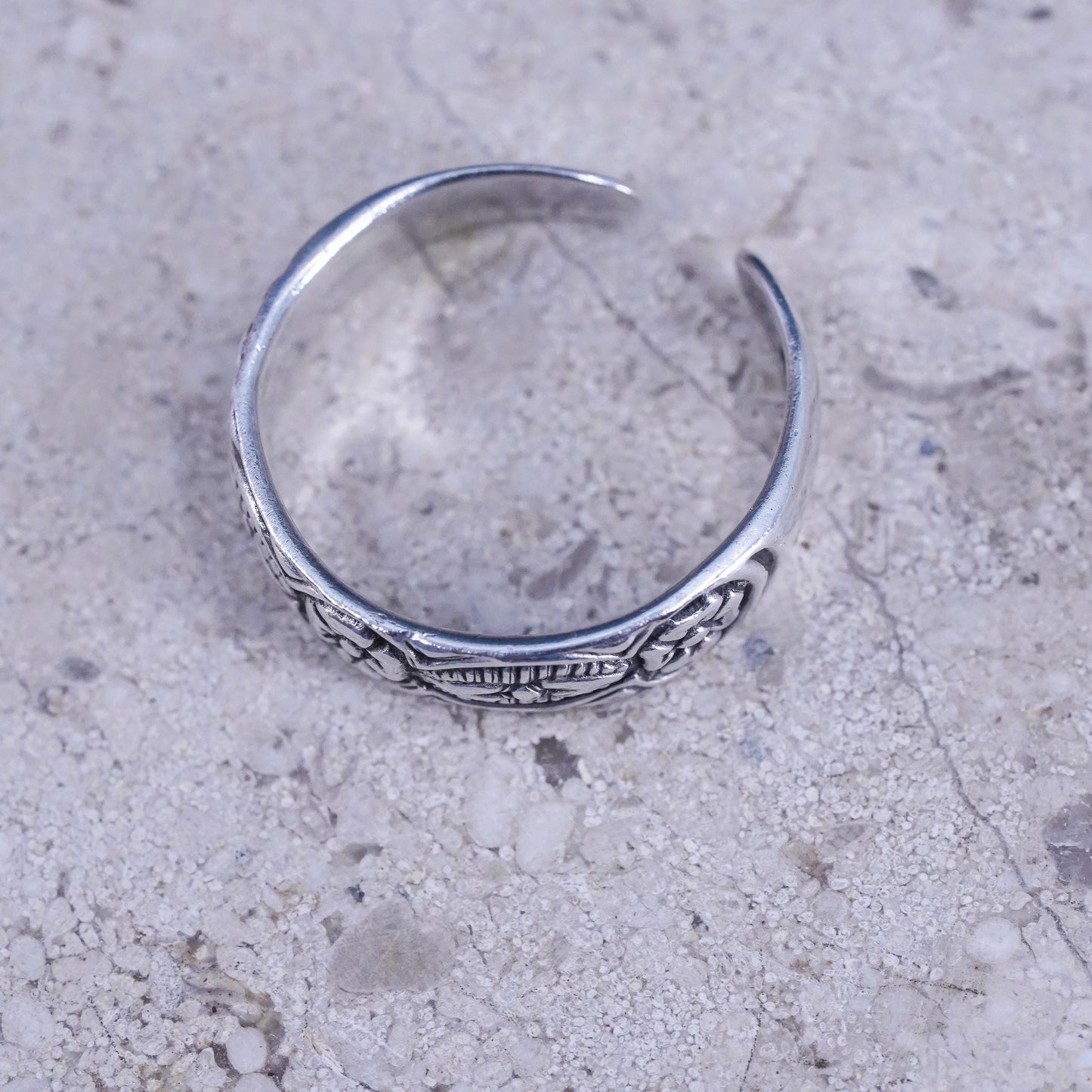 Size 4, vintage Sterling silver handmade ring, 925 flower band