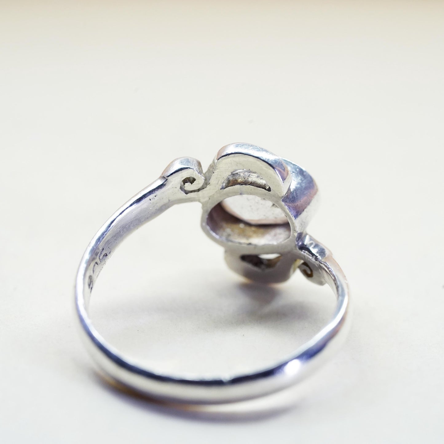 Size 5, vintage Sterling 925 silver handmade spiral ring with amethyst