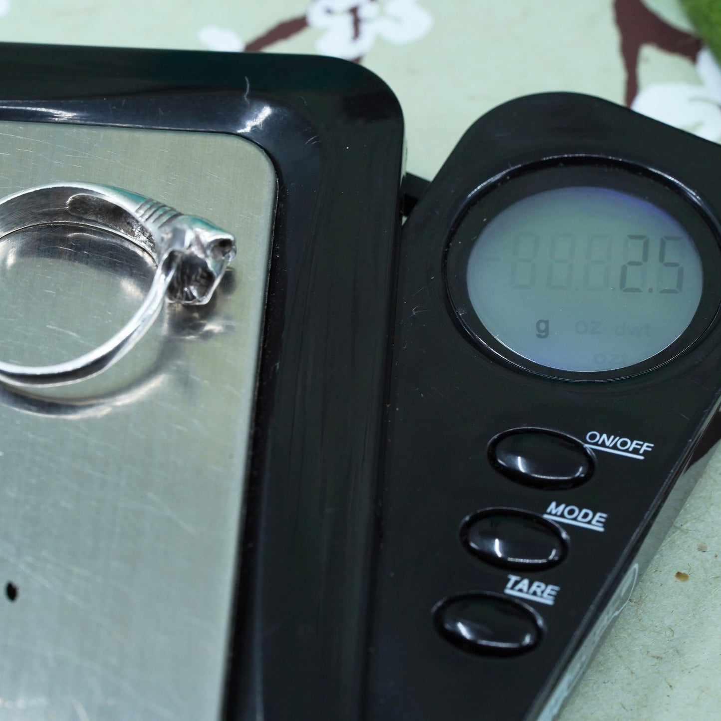 Size 6, vintage sterling silver handmade ring. 925 silver cat band