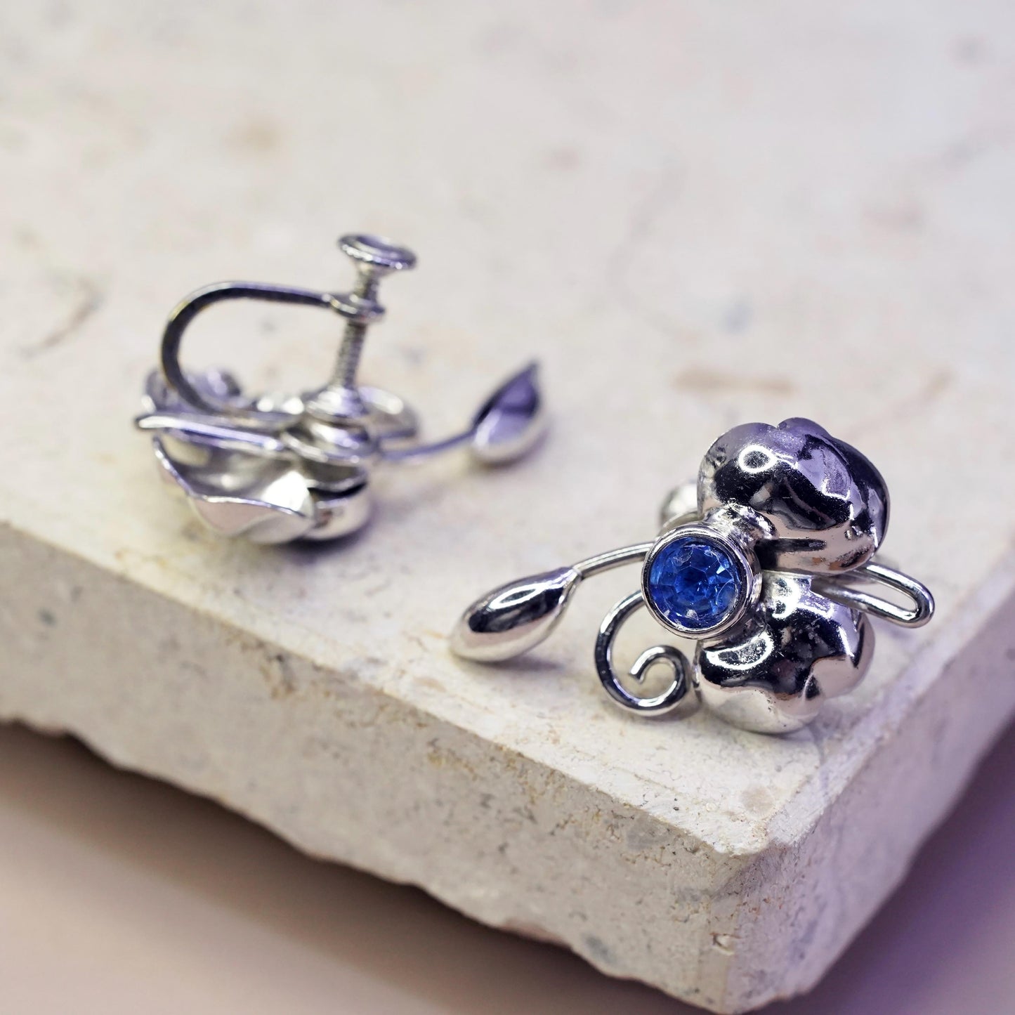 Vintage Sterling 925 silver screw back flower earrings with blue Rhinestone