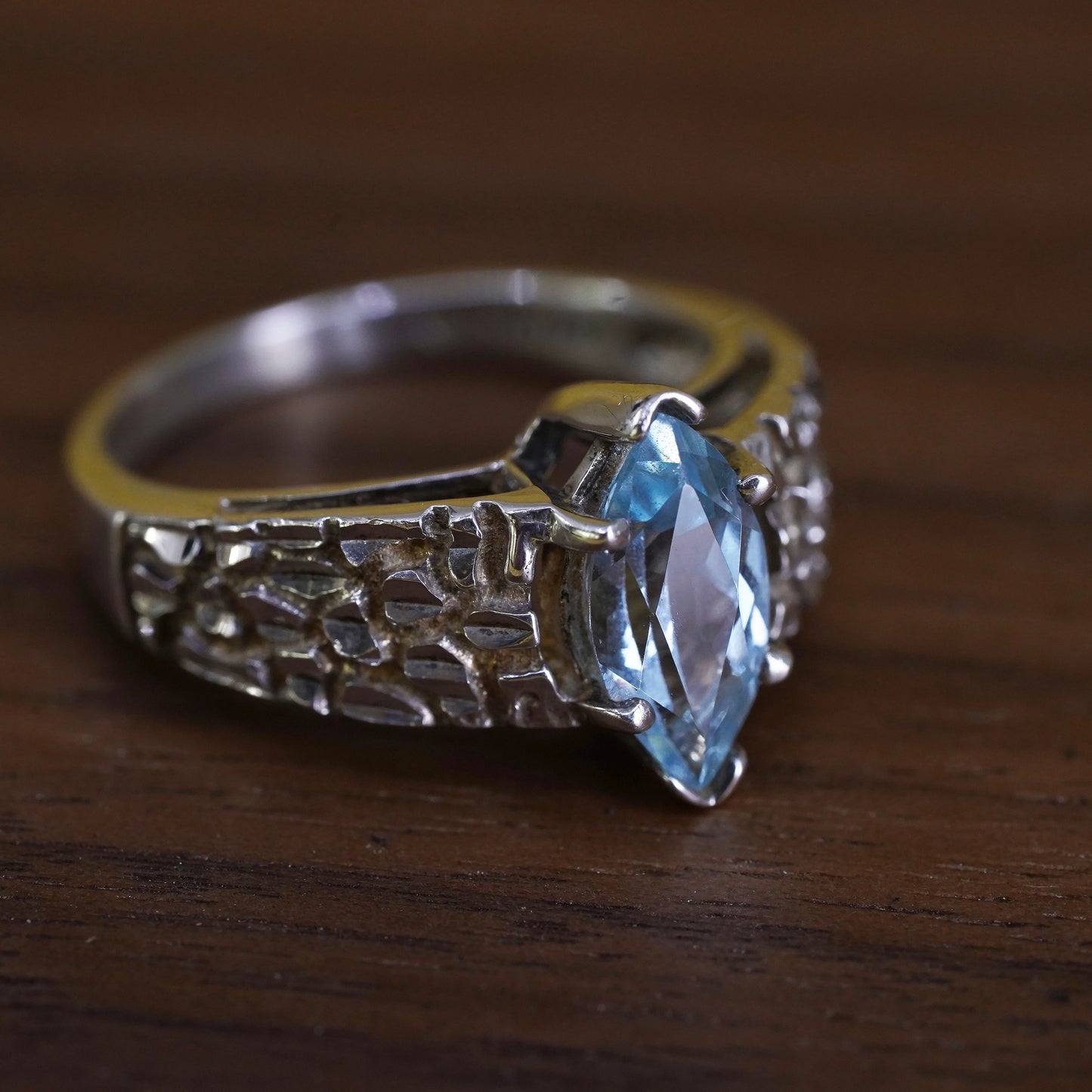 Size 5, vintage sterling 925 silver statement ring with blue topaz