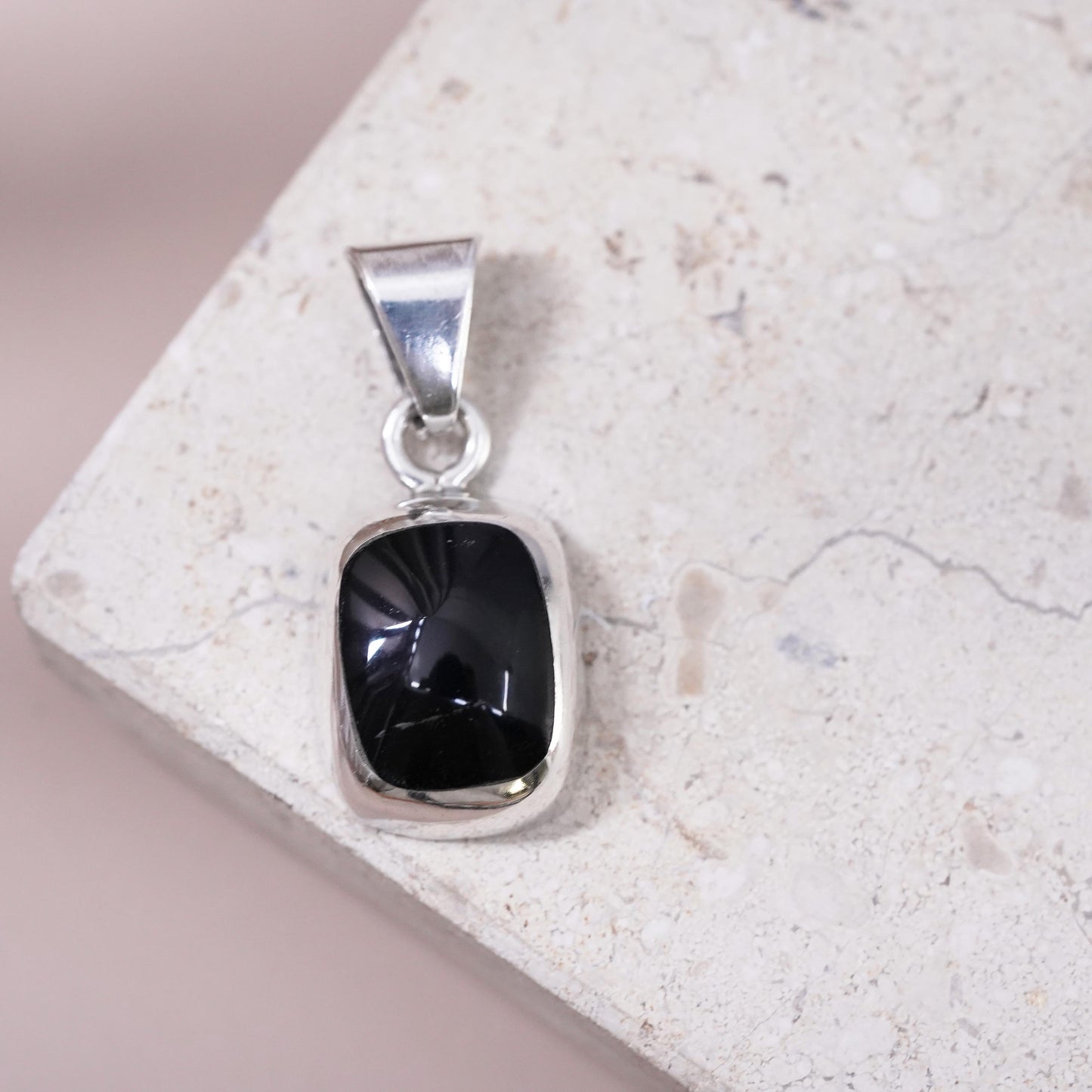 Vintage Mexican Sterling 925 silver handmade pendant with onyx inlay
