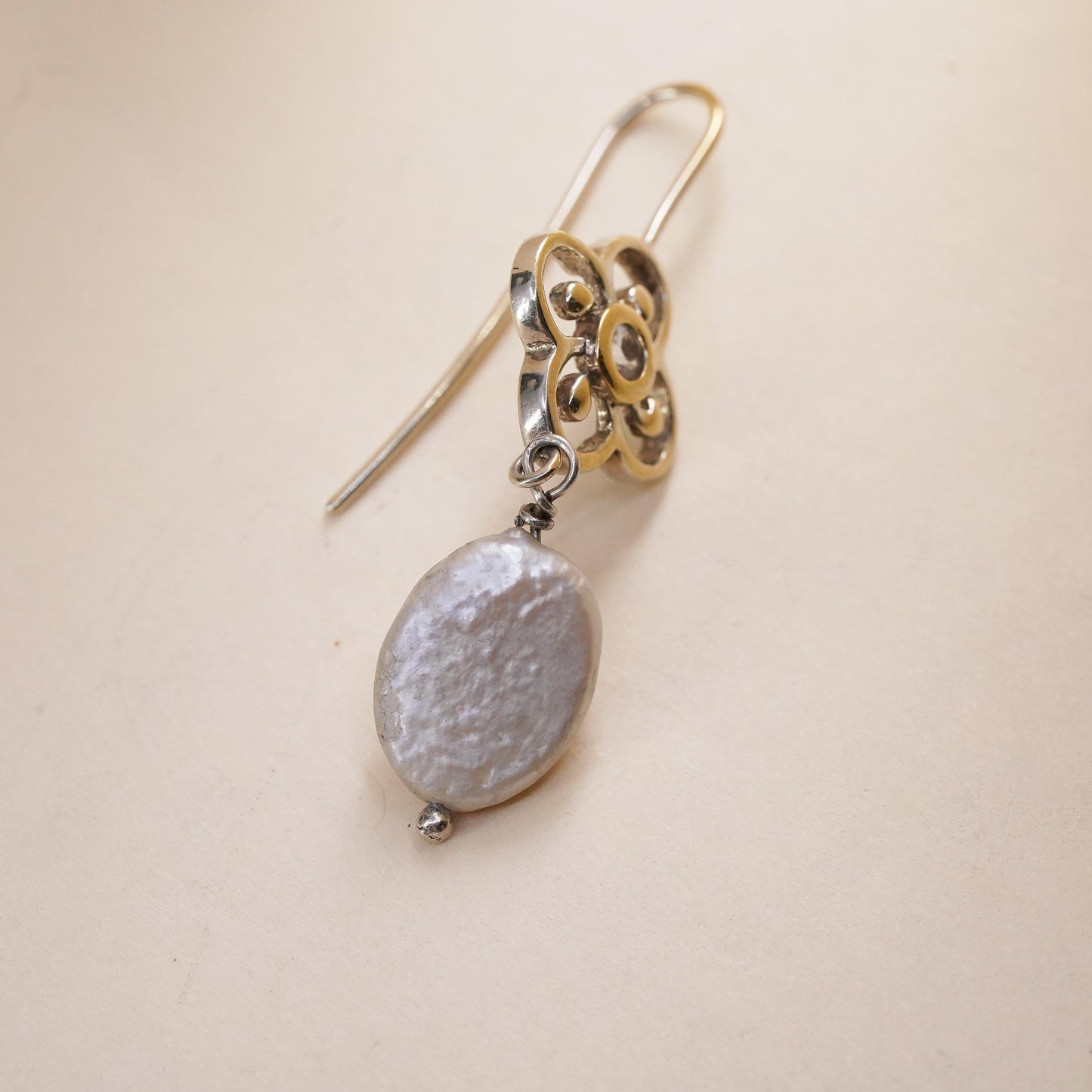 Vintage sterling 925 silver handmade floral single earring with coin pearl