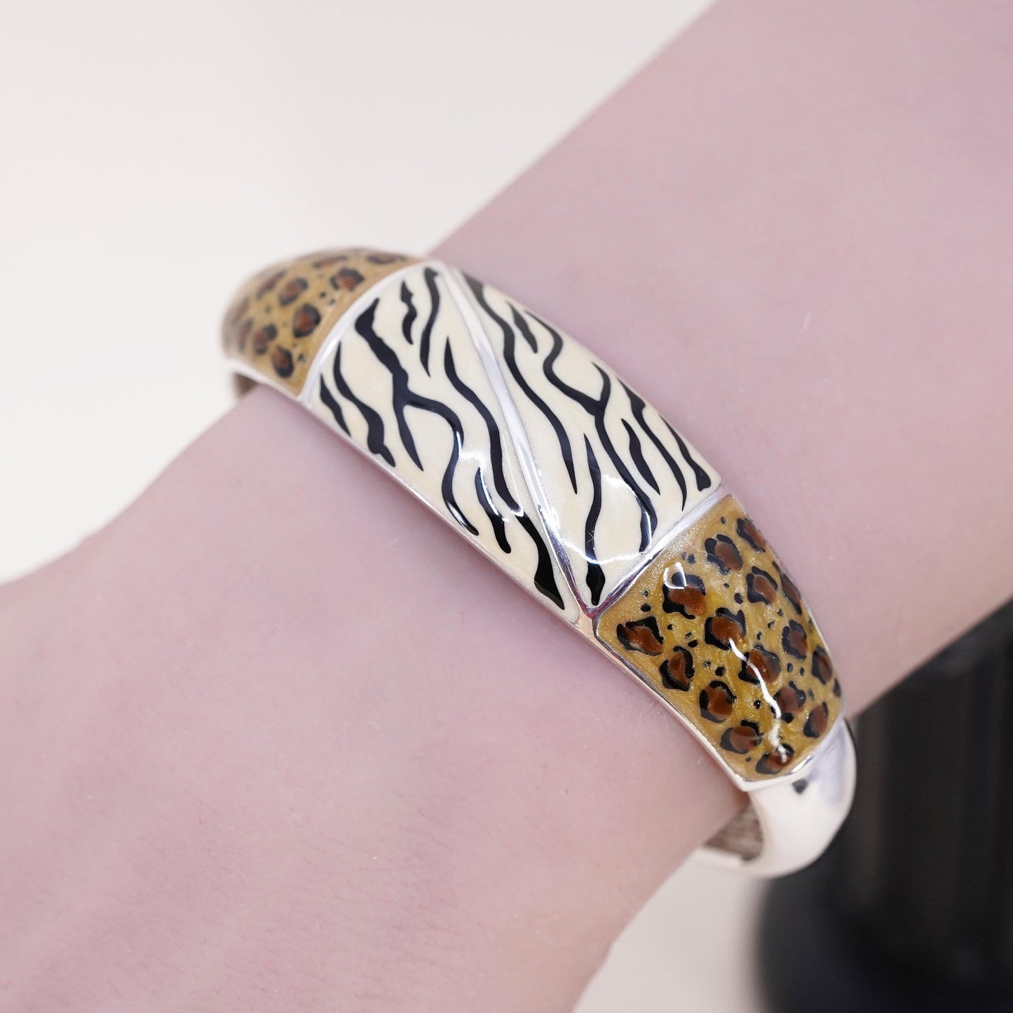 6.75", VTG Sign Italy CA 925 Sterling Leopard zebra Stripe Enamel cuff Bracelet