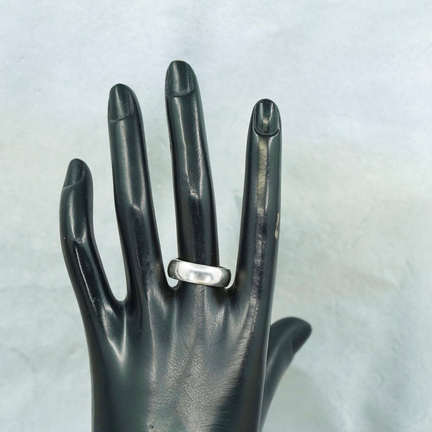 Size 8.75, vintage southwestern Sterling 925 silver wedding ring, band