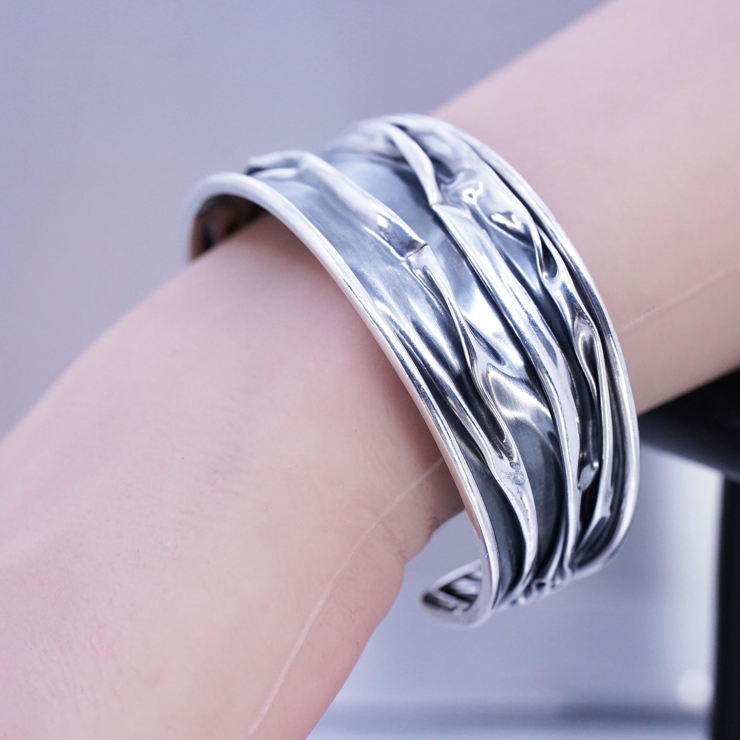 5.75”, Vintage Mexican oxidized Sterling 925 silver bracelet, wide wrinkle cuff