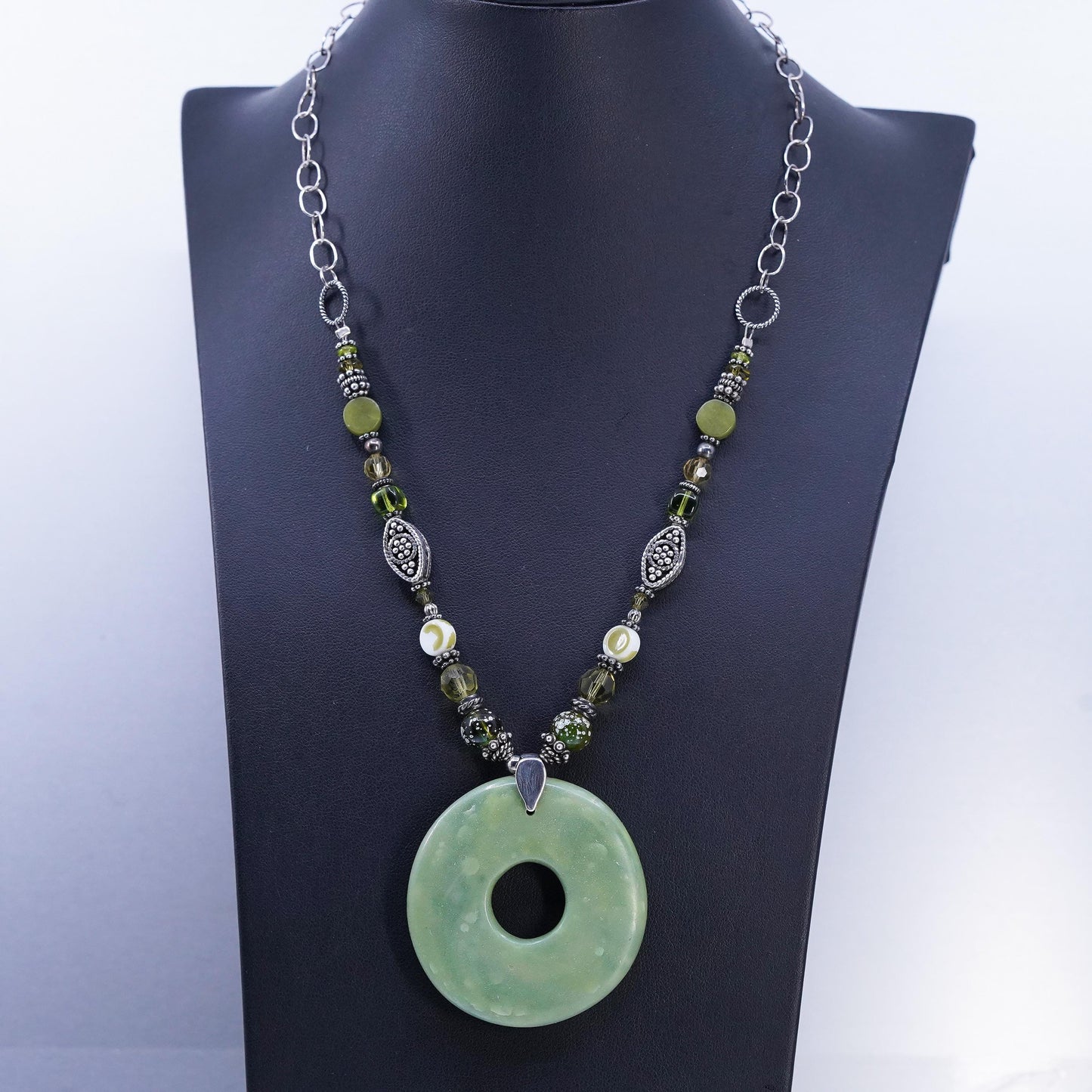 19" Sterling 925 silver flatten oval chain necklace jade looking rubber pendant