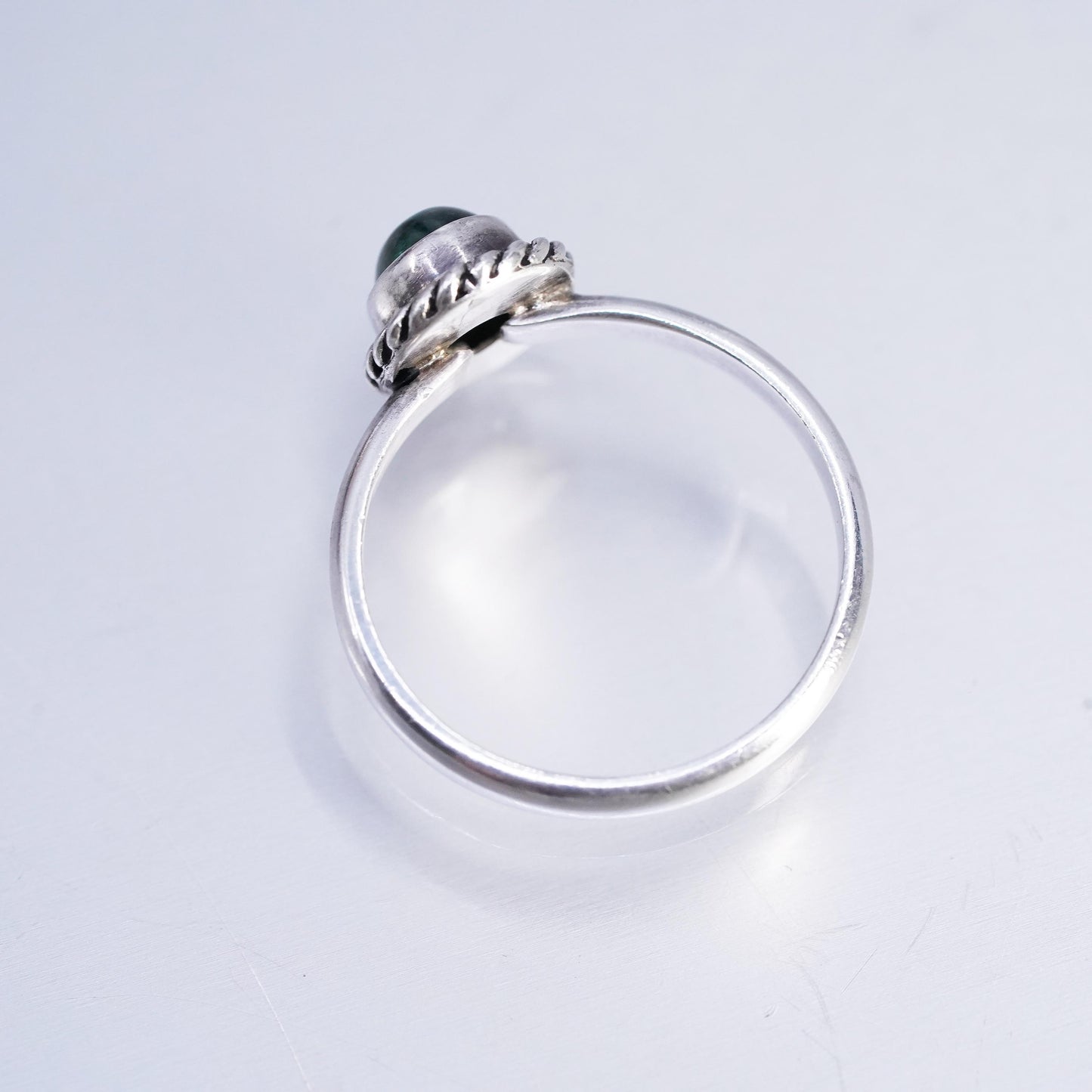 size 6, Vintage Sterling Silver Handmade Ring, 925 Stackable Band oval peridot