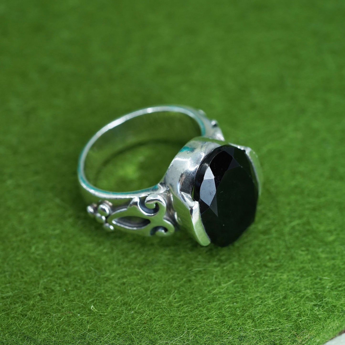 Size 7, veg SILPADA R1410 925 Sterling Silver Black Onyx Scroll detailed Ring